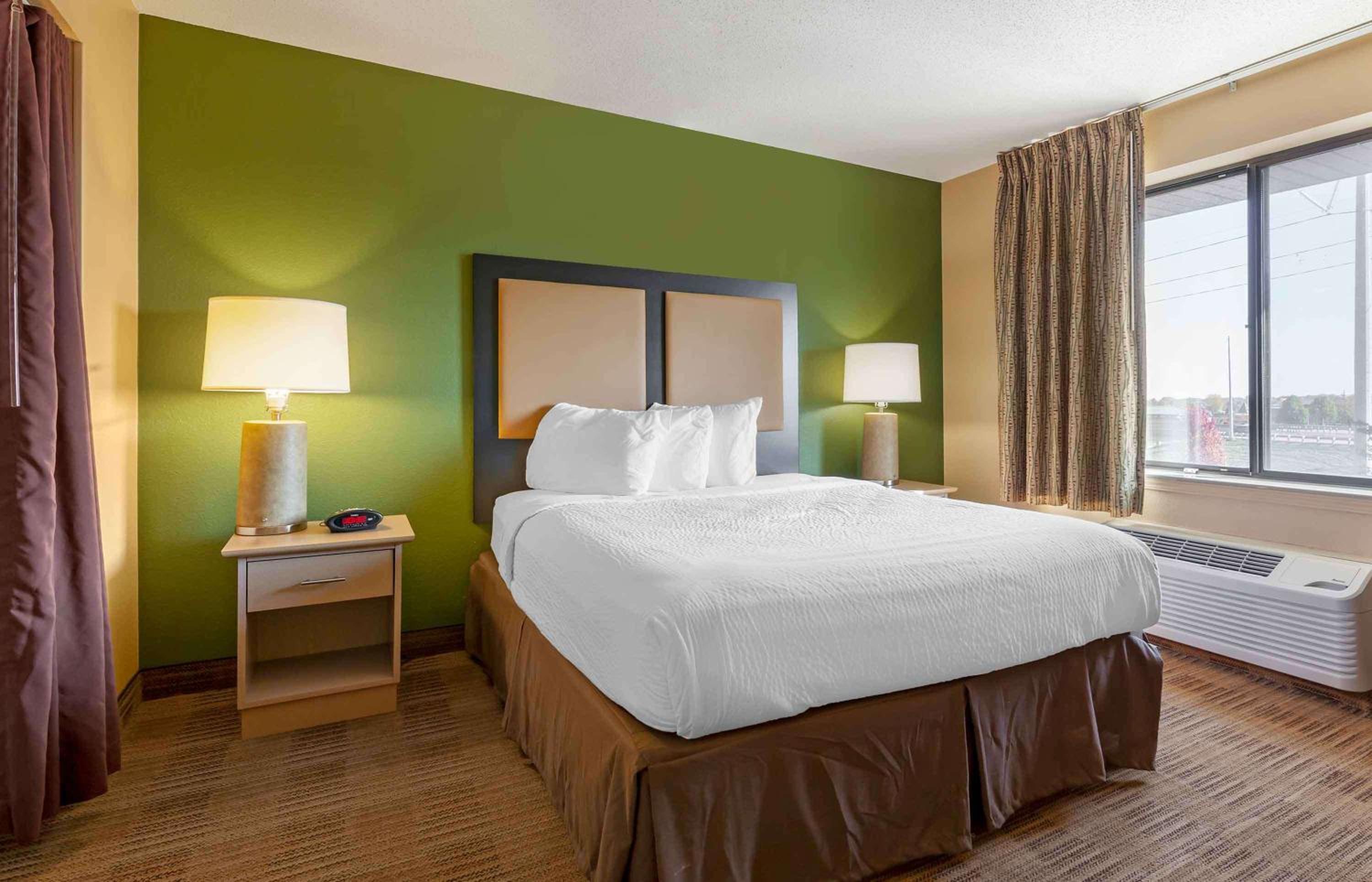 Madison Vacations - Extended Stay America Select Suites - Madison - Old Sauk Rd - Property Image 33