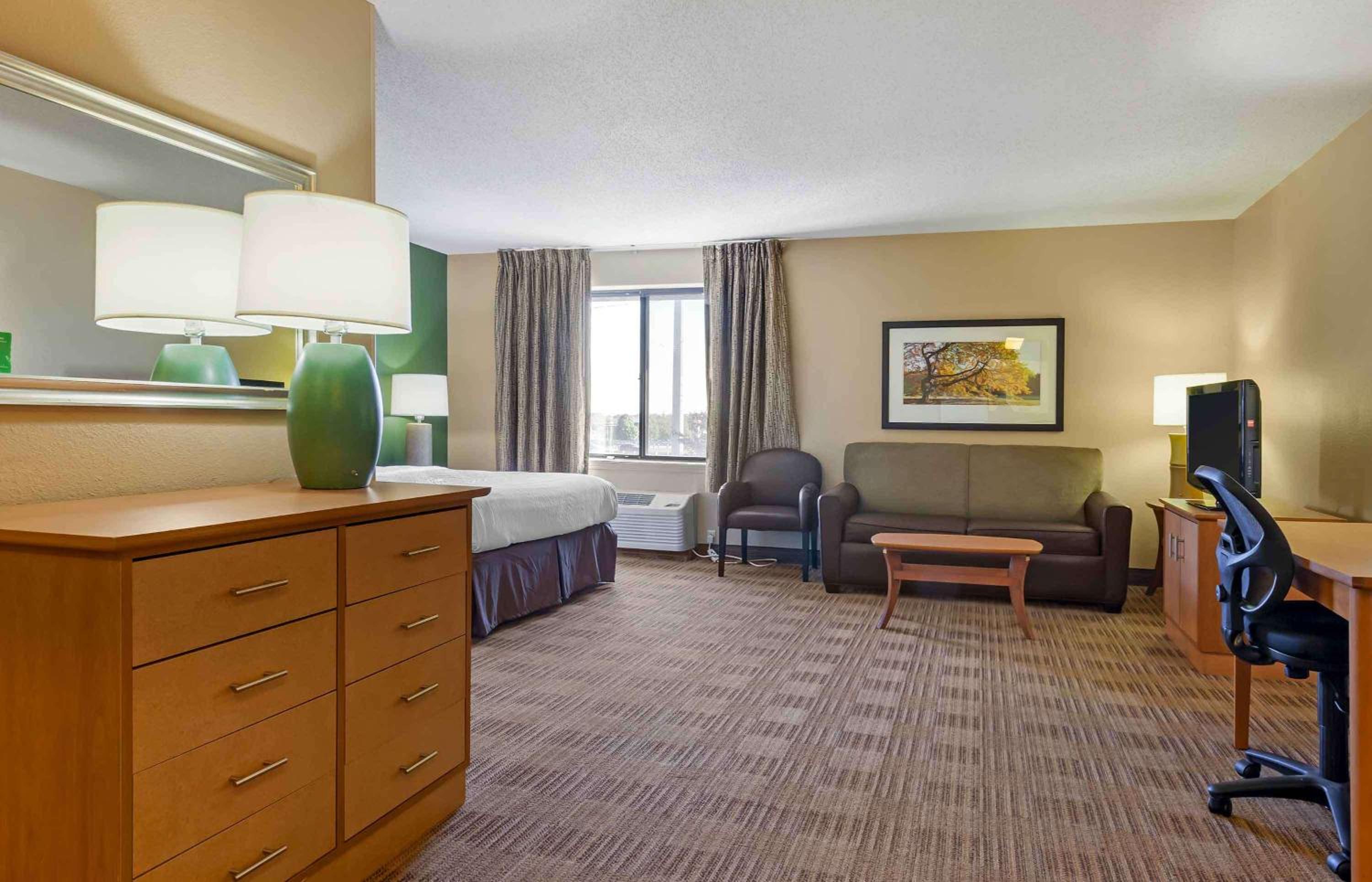 Madison Vacations - Extended Stay America Select Suites - Madison - Old Sauk Rd - Property Image 34