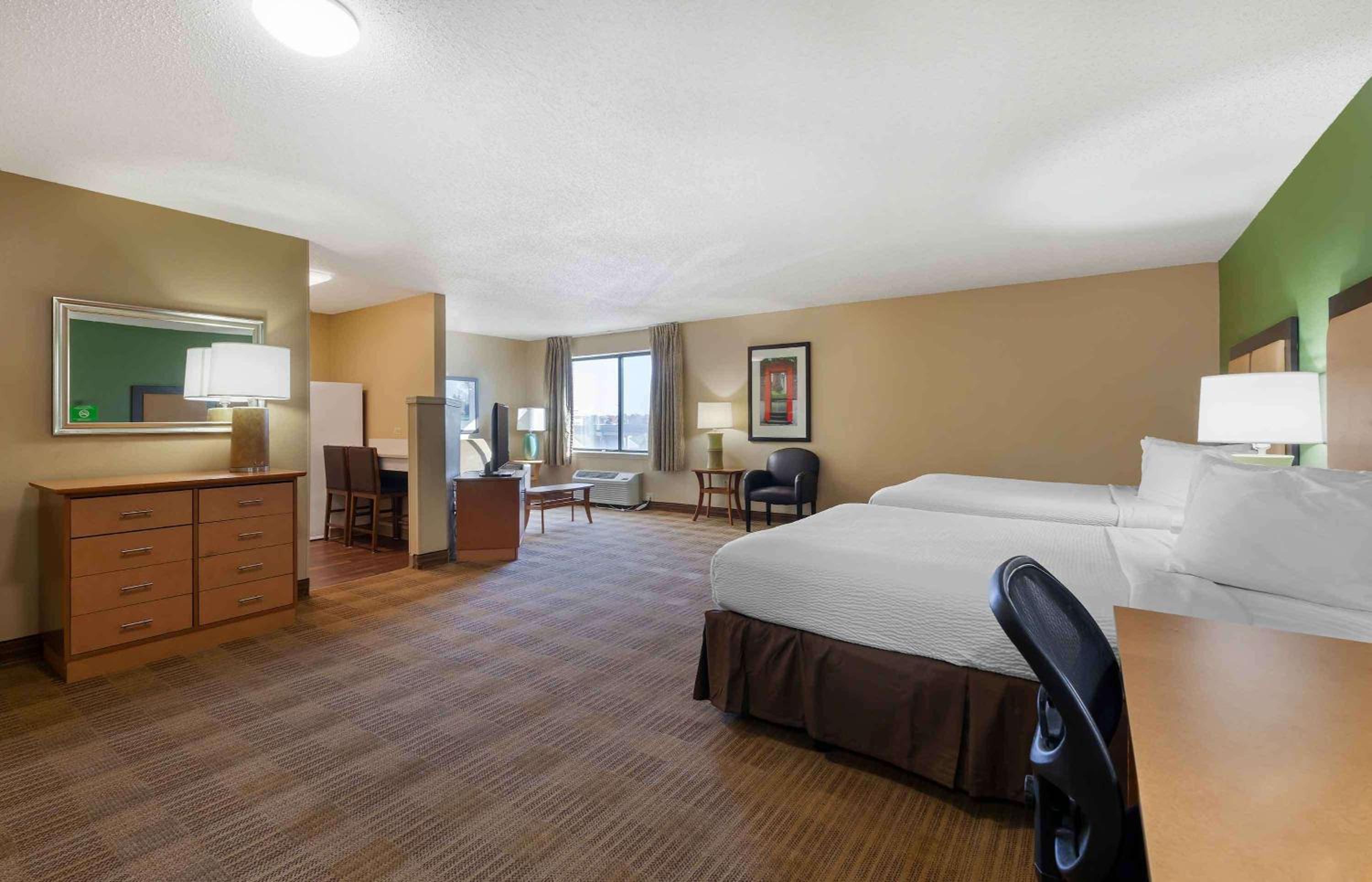 Madison Vacations - Extended Stay America Select Suites - Madison - Old Sauk Rd - Property Image 39