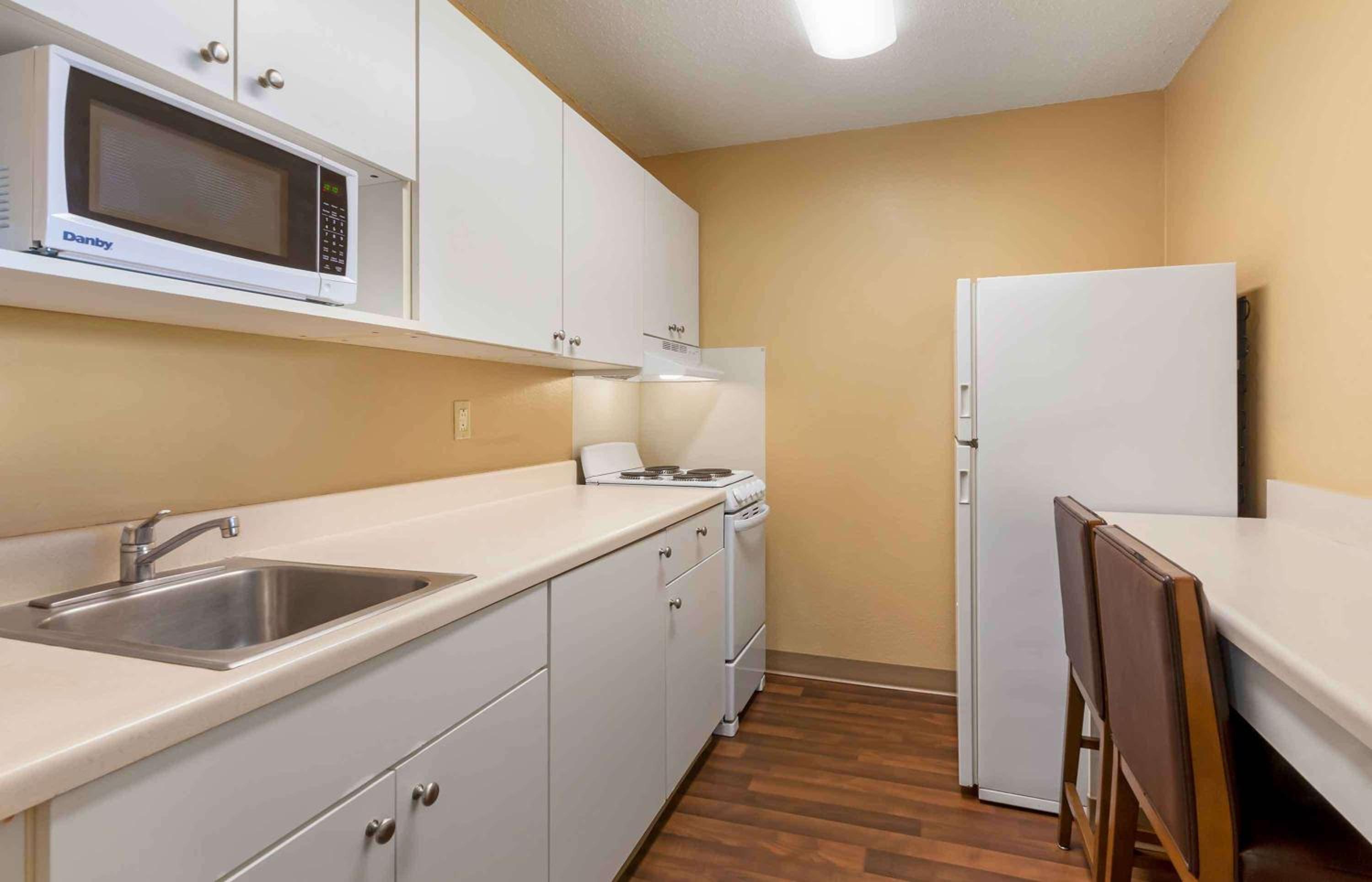 Madison Vacations - Extended Stay America Select Suites - Madison - Old Sauk Rd - Property Image 41