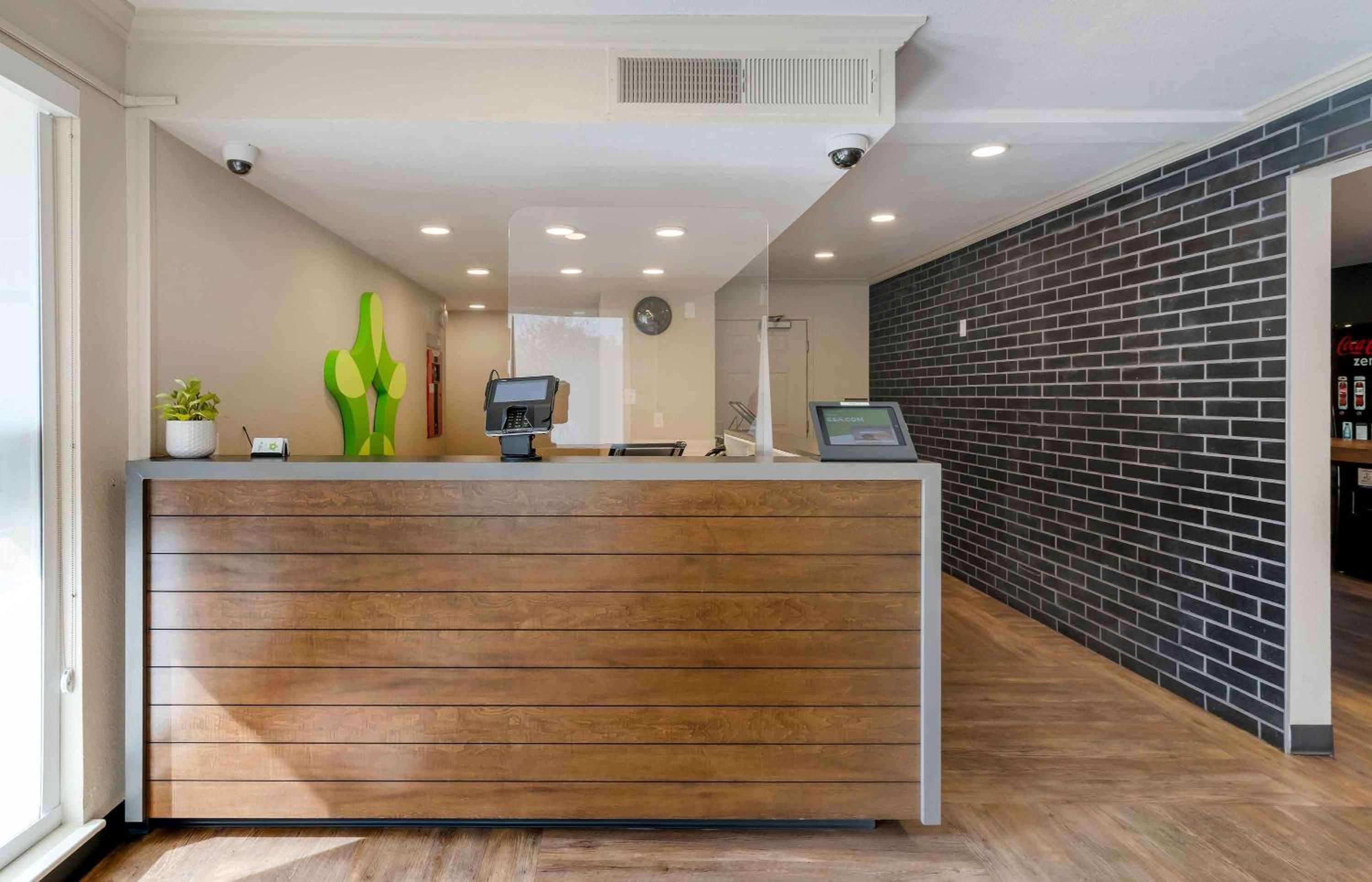 San Francisco Vacations - Extended Stay America Suites - San Francisco - San Mateo - SFO - Property Image 2