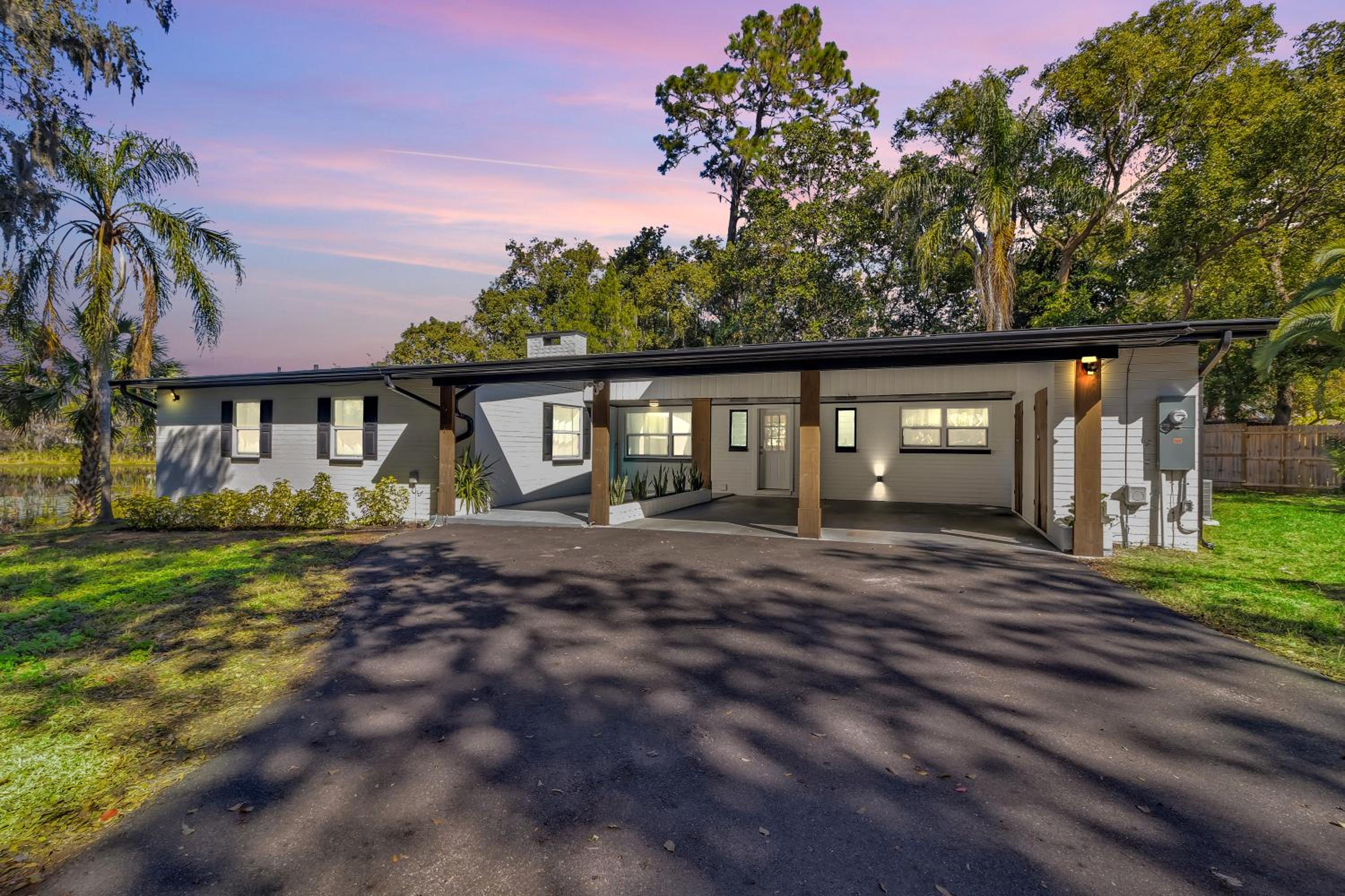 Modern Lake Front Casita near Winter Park!