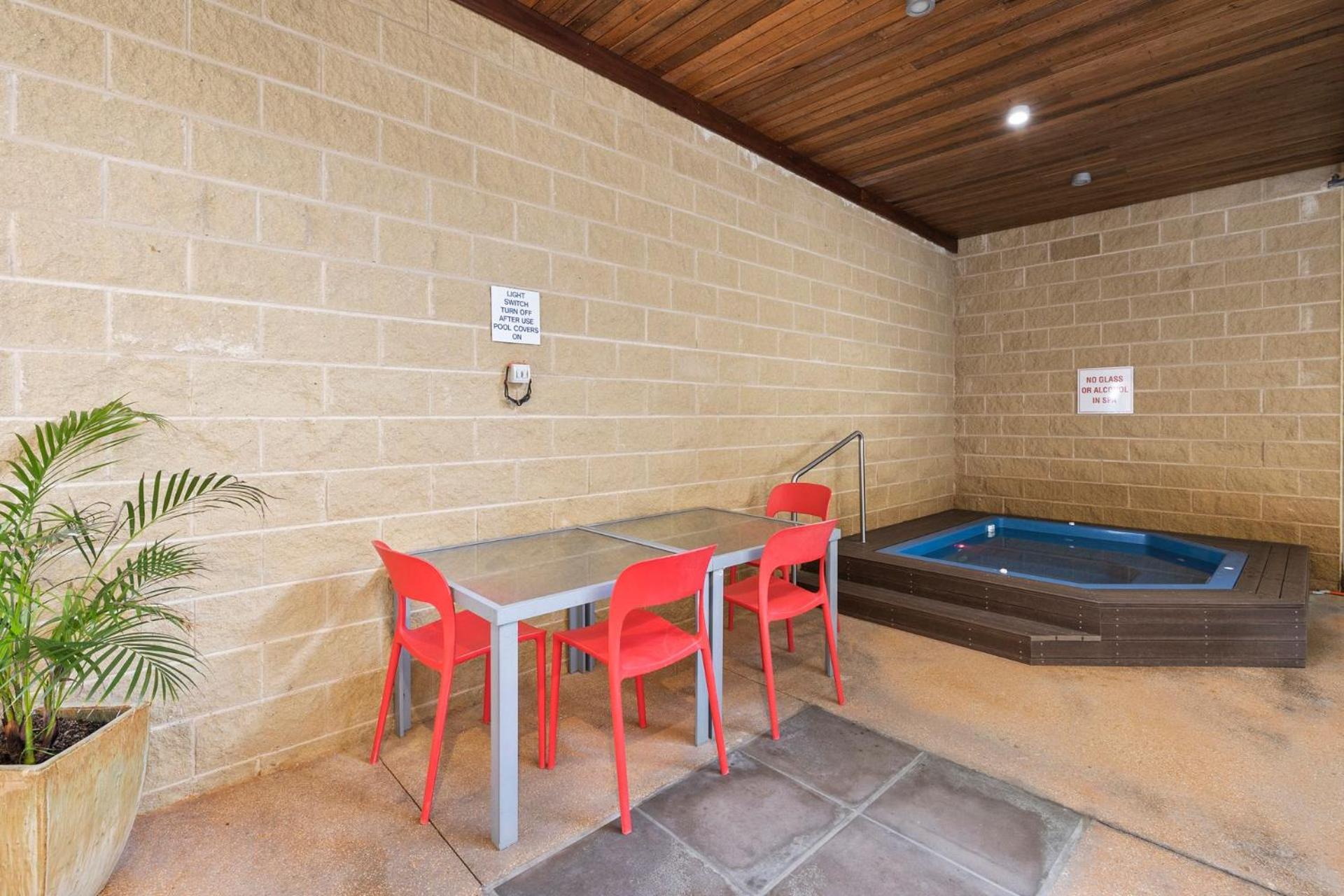 Bell Street Apartment 11 7
