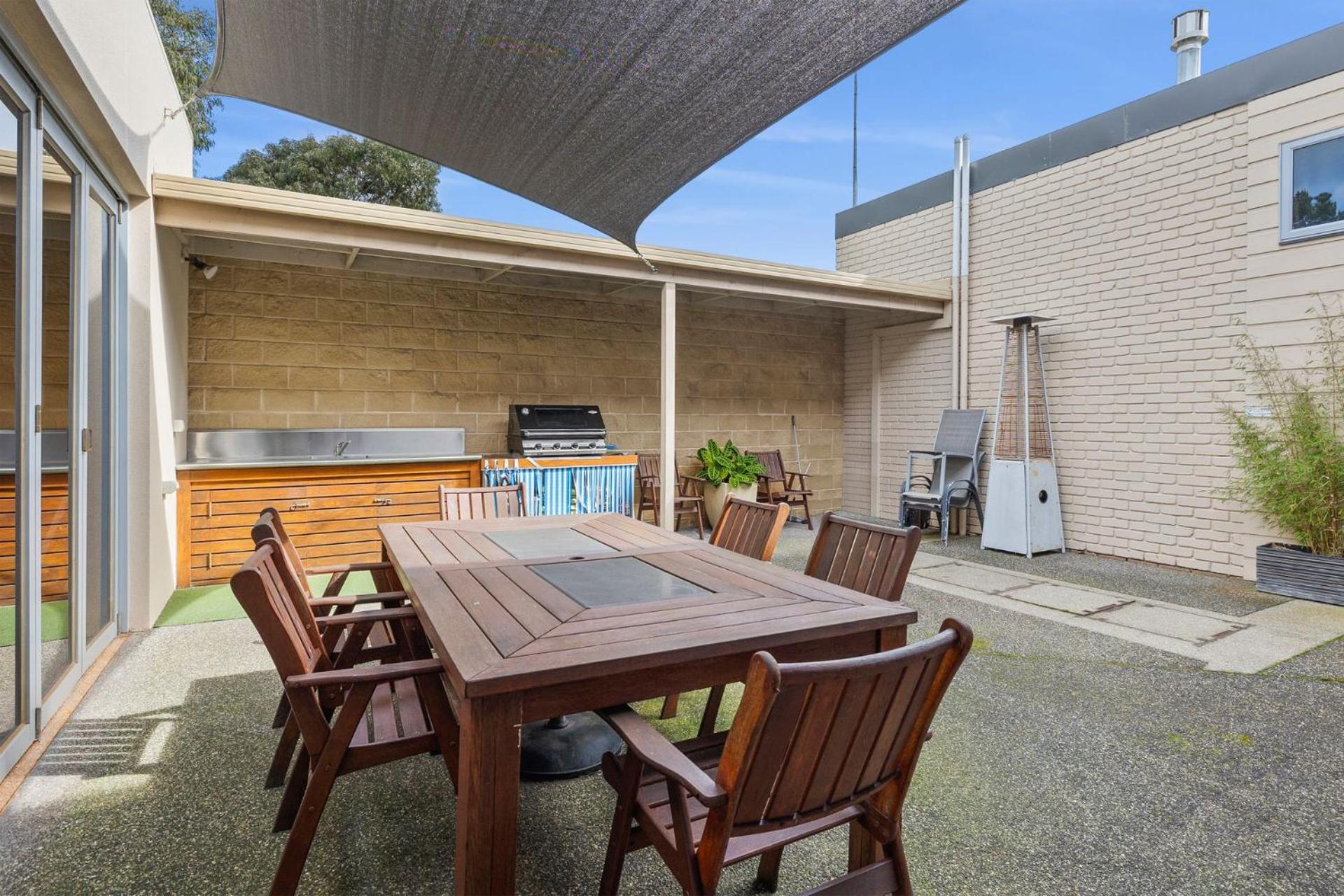 Bell Street Apartment 11 7