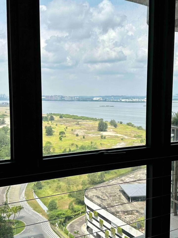 Sun Seaview Country Garden Danga Bay Luxury Condominium