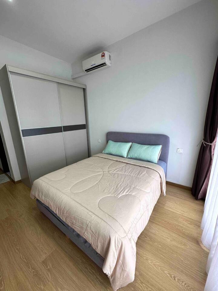Sun Seaview Country Garden Danga Bay Luxury Condominium