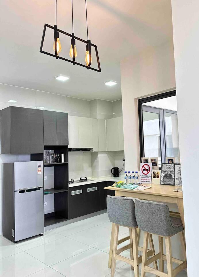 Sun Seaview Country Garden Danga Bay Luxury Condominium