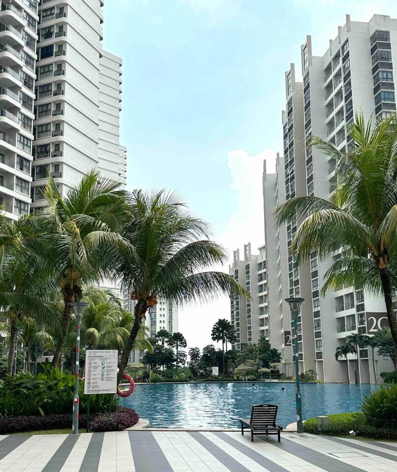Sun Seaview Country Garden Danga Bay Luxury Condominium
