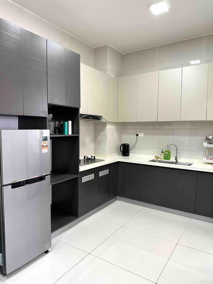 Sun Seaview Country Garden Danga Bay Luxury Condominium