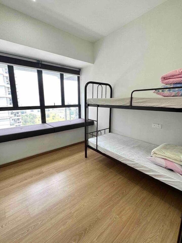 Sun Seaview Country Garden Danga Bay Luxury Condominium