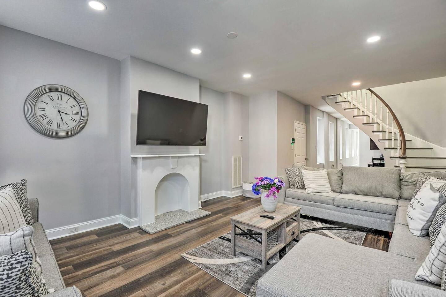 Baltimore Abode, Walk to Cross Street Market! - Property Image 1