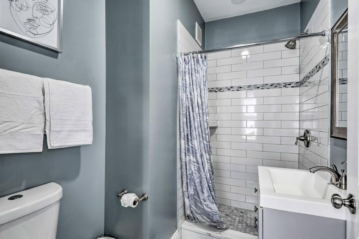 Baltimore Abode, Walk to Cross Street Market! - Property Image 31