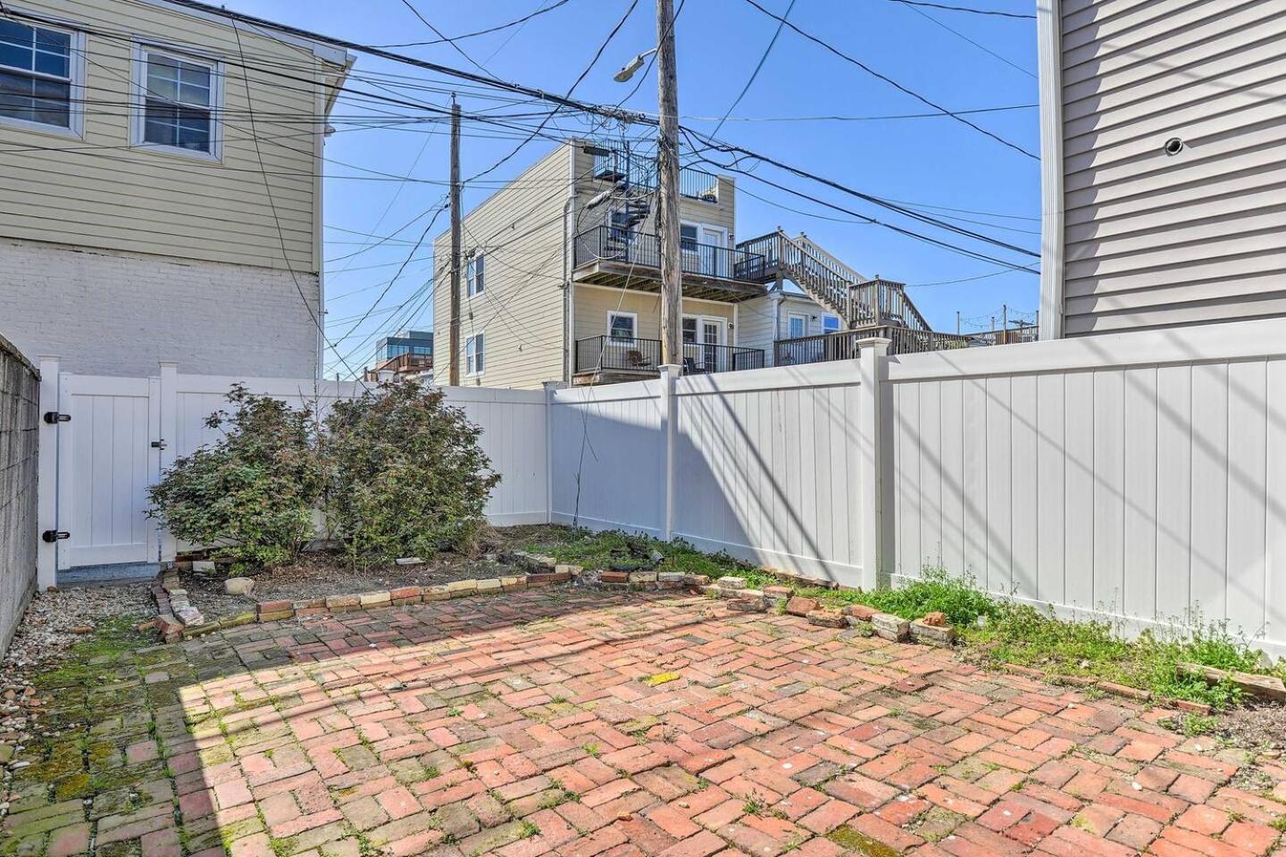 Baltimore Abode, Walk to Cross Street Market! - Property Image 2