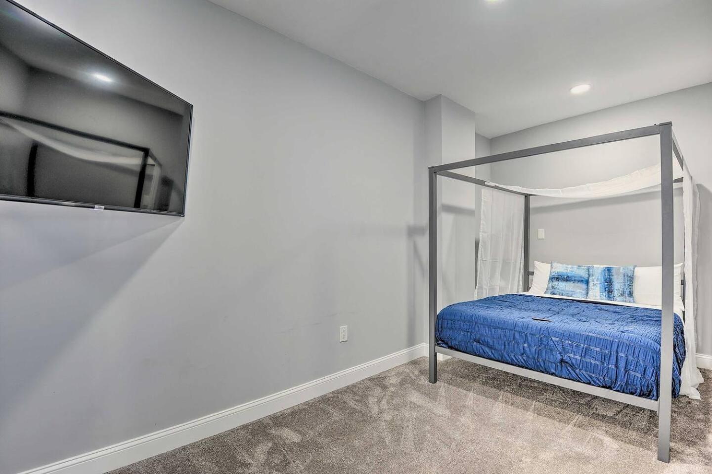 Baltimore Abode, Walk to Cross Street Market! - Property Image 15