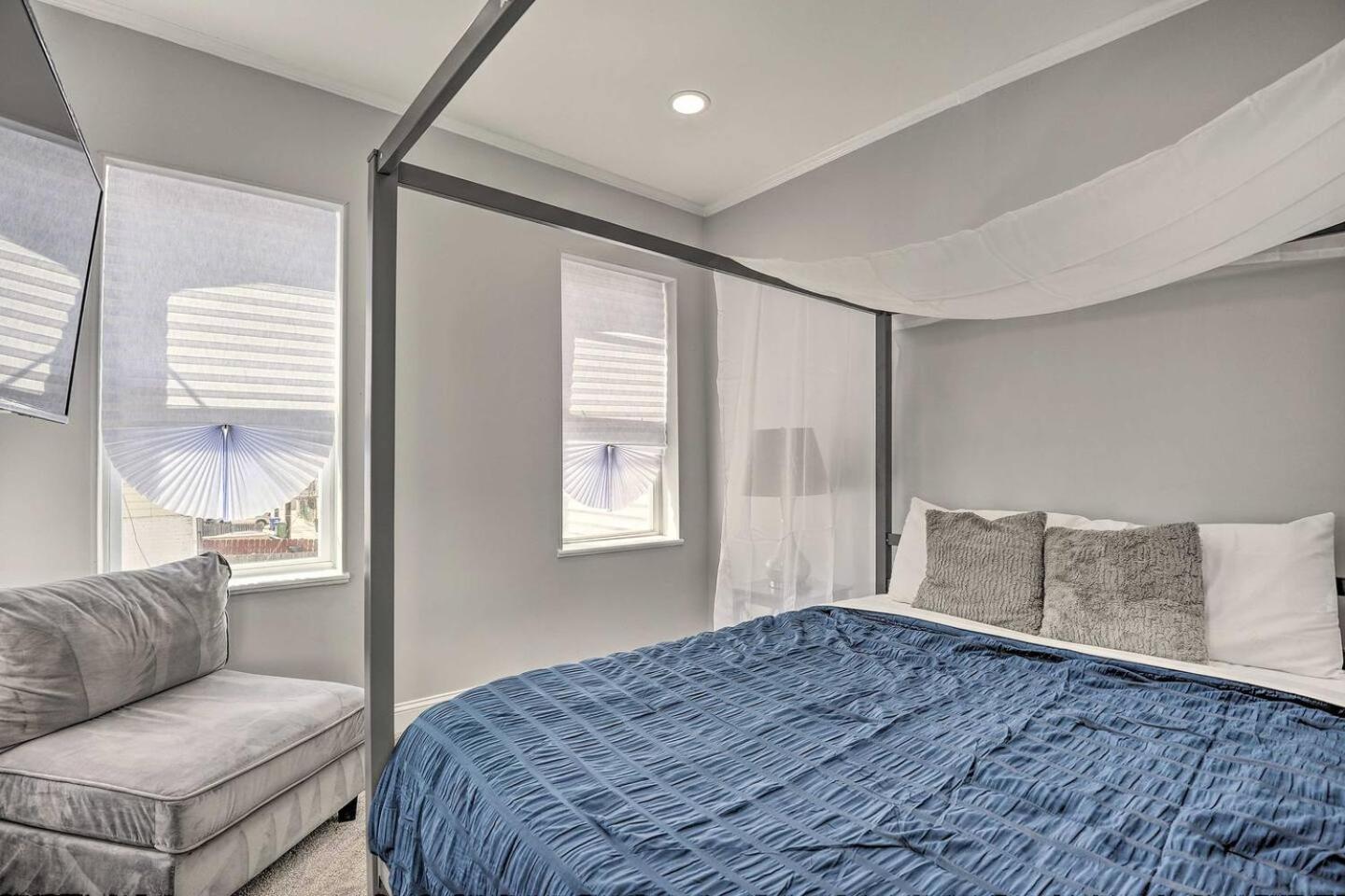 Baltimore Abode, Walk to Cross Street Market! - Property Image 14