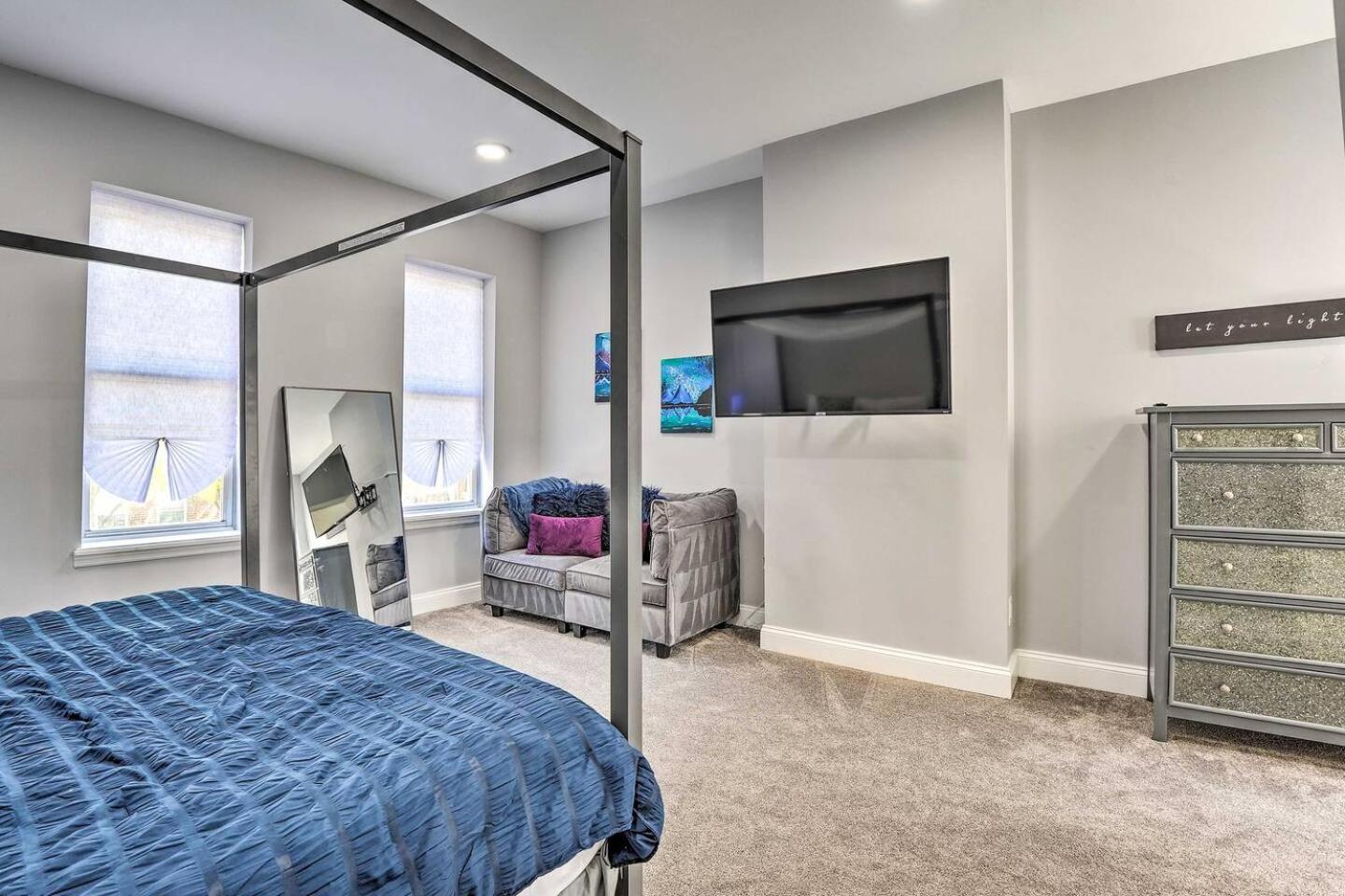 Baltimore Abode, Walk to Cross Street Market! - Property Image 12