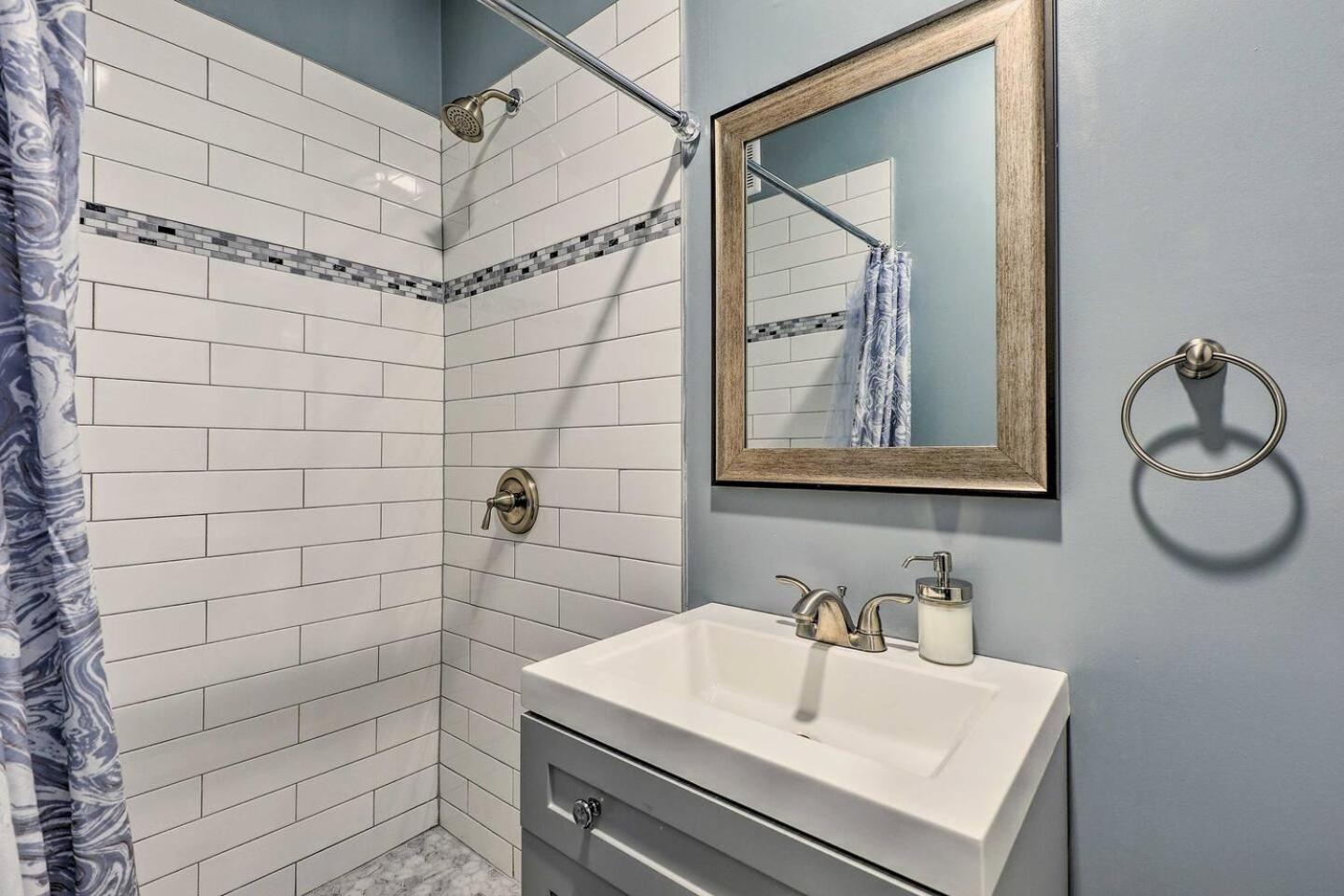 Baltimore Abode, Walk to Cross Street Market! - Property Image 8