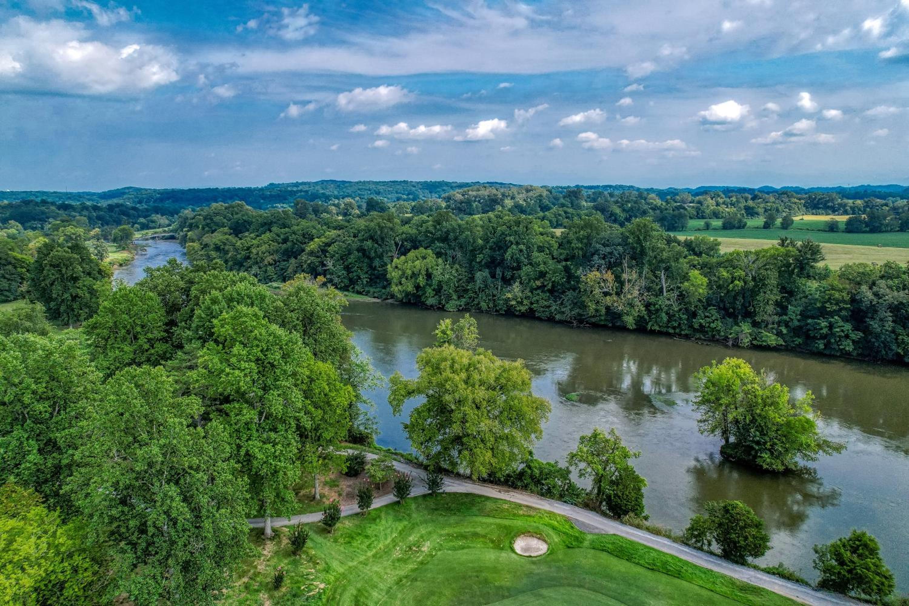 Broadview, River, Golf Course, Games, free Attraction Tickets, WIFI!!!