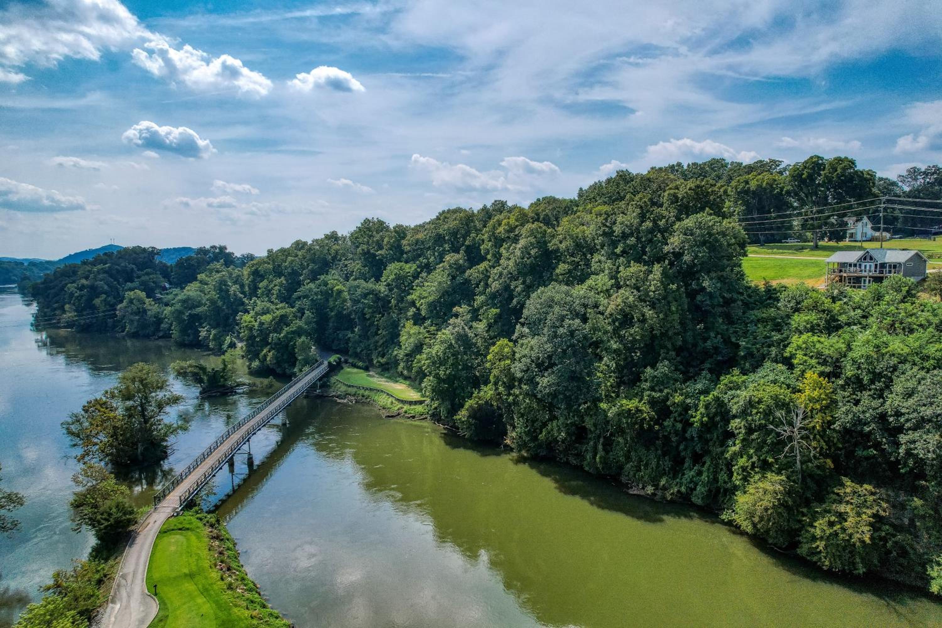 Broadview, River, Golf Course, Games, free Attraction Tickets, WIFI!!!