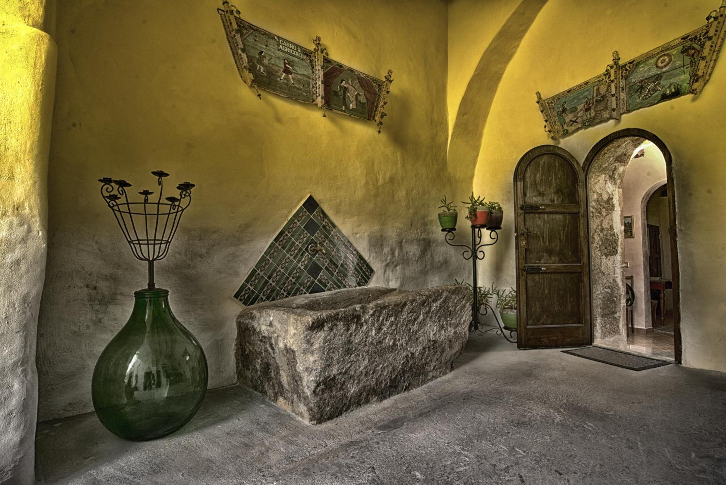 Roccamelia Historic Houses