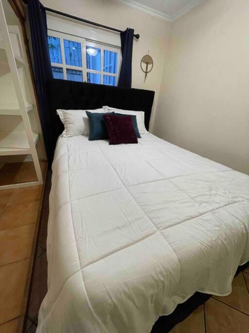 Cozy, central, and smart in Ciudad Colón - 3bedrm