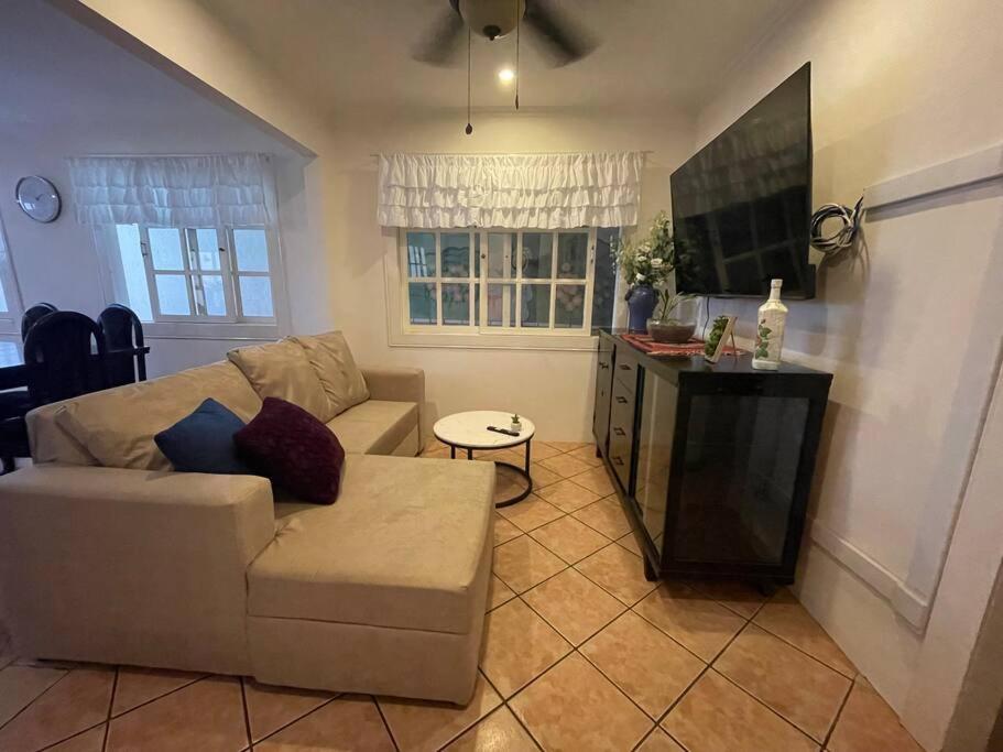 Cozy, central, and smart in Ciudad Colón - 3bedrm