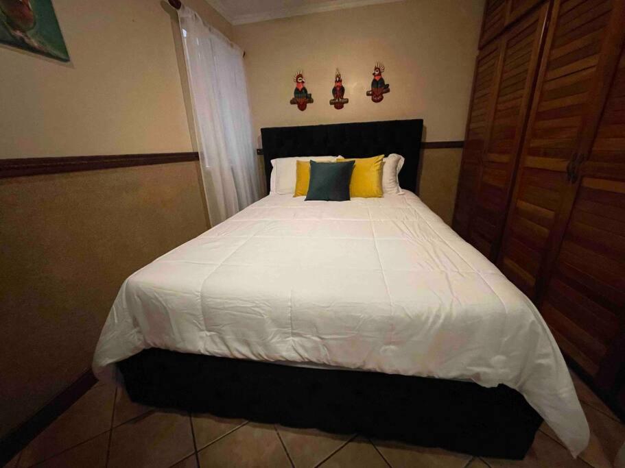 Cozy, central, and smart in Ciudad Colón - 3bedrm