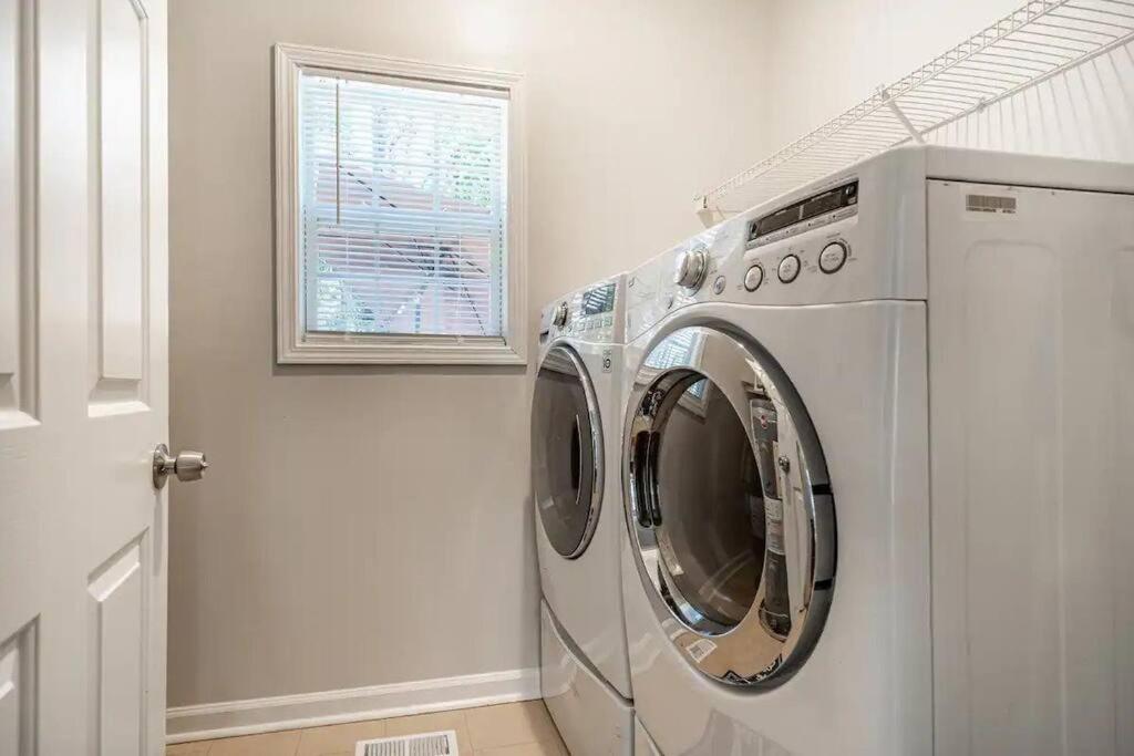 Stylish Cozi Abode of Atlanta view 4