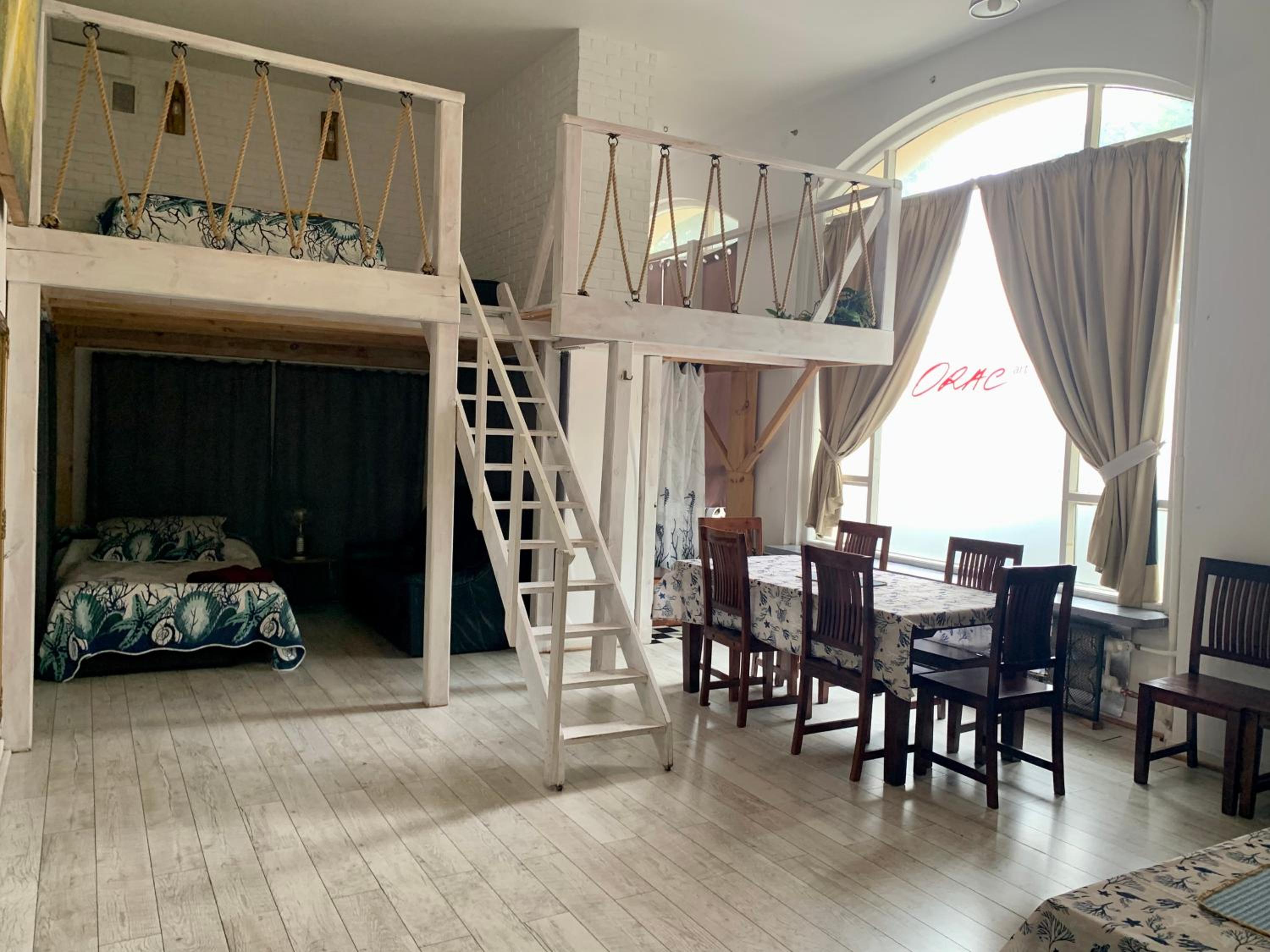 Amazing Art Loft / City Centrum/ Free Parking