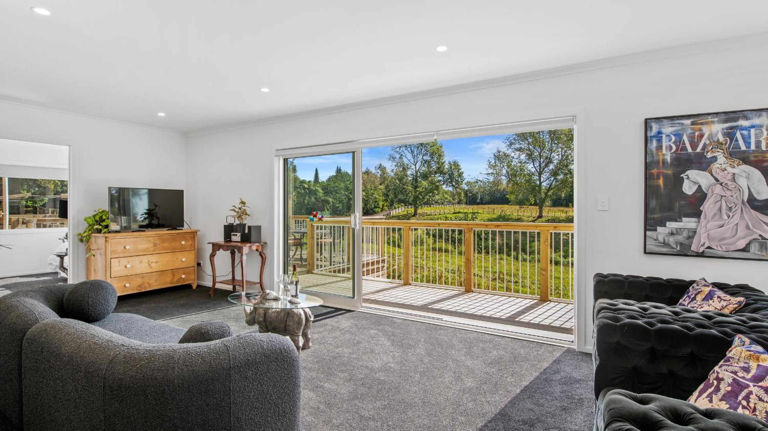 The Whitehouse - Lepperton Holiday Home
