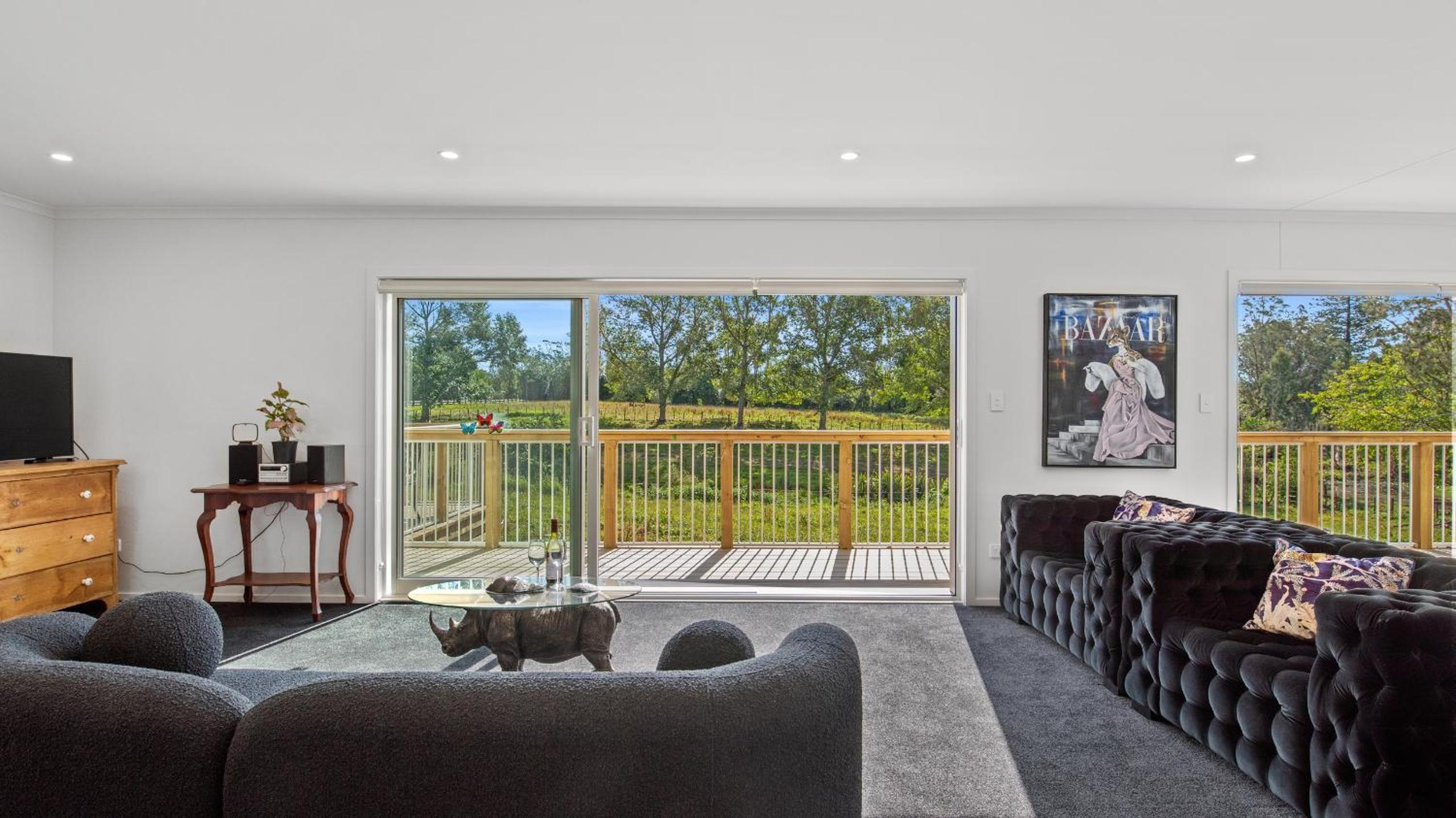 The Whitehouse - Lepperton Holiday Home