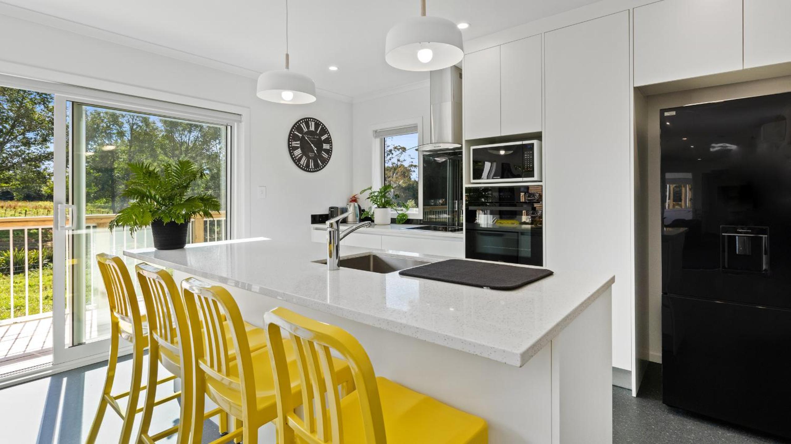 The Whitehouse - Lepperton Holiday Home