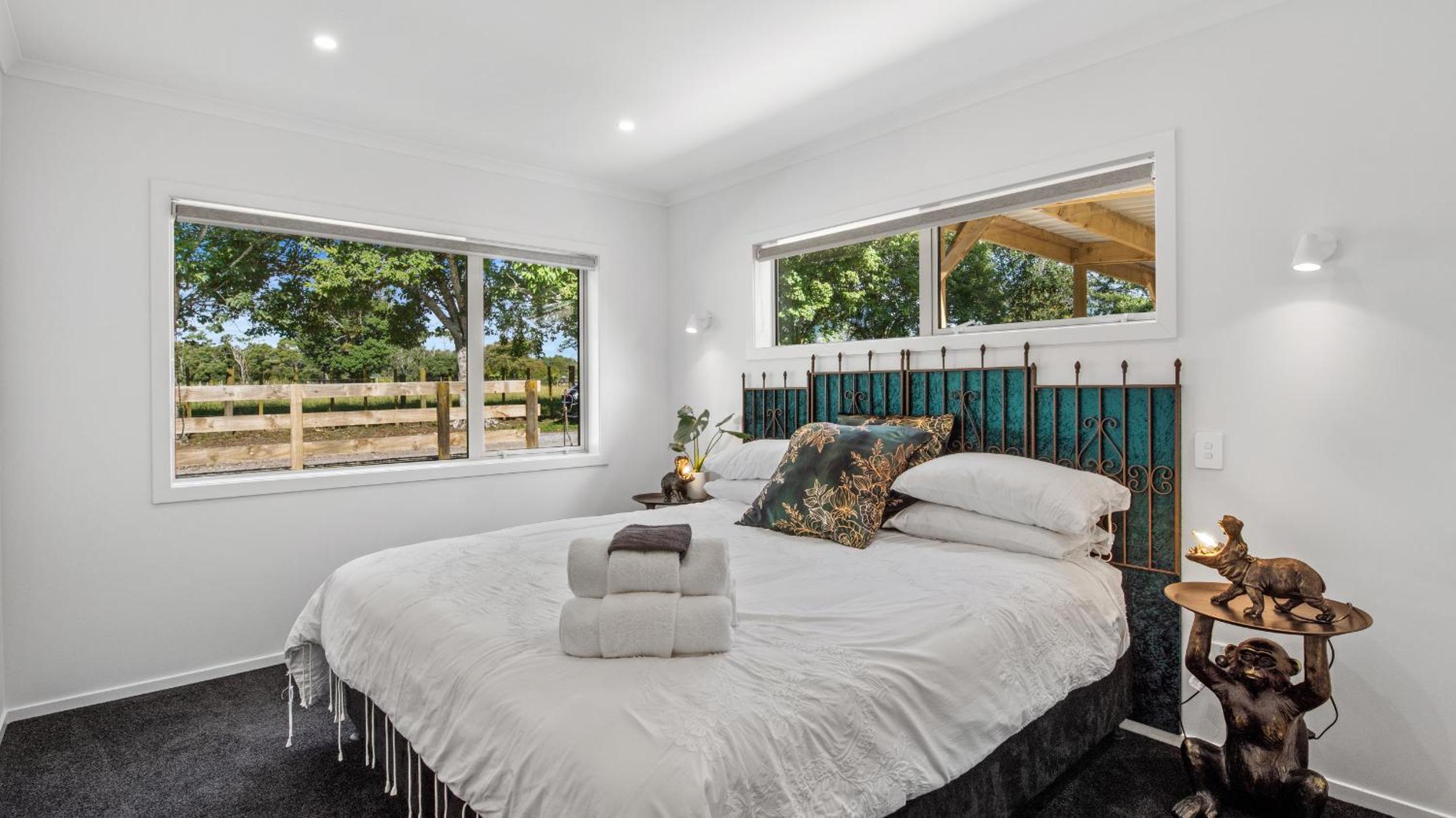 The Whitehouse - Lepperton Holiday Home
