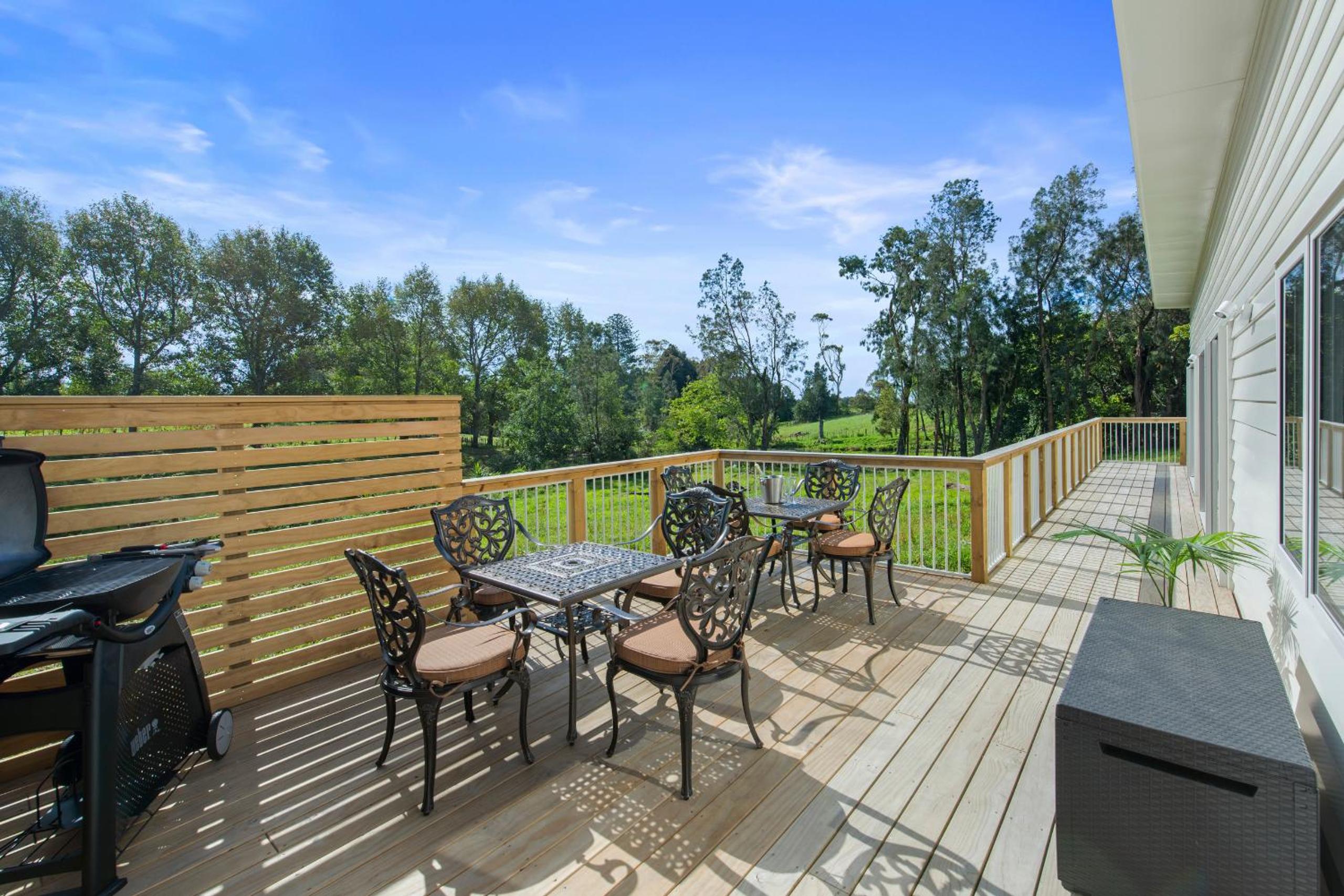 The Whitehouse - Lepperton Holiday Home