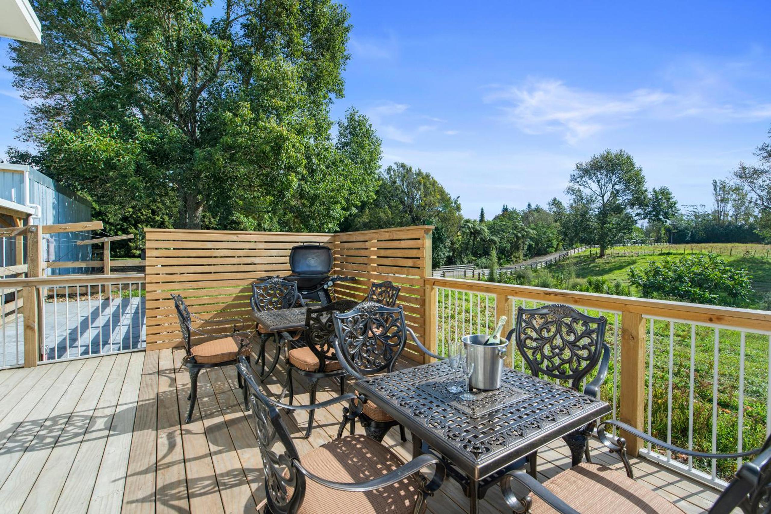 The Whitehouse - Lepperton Holiday Home