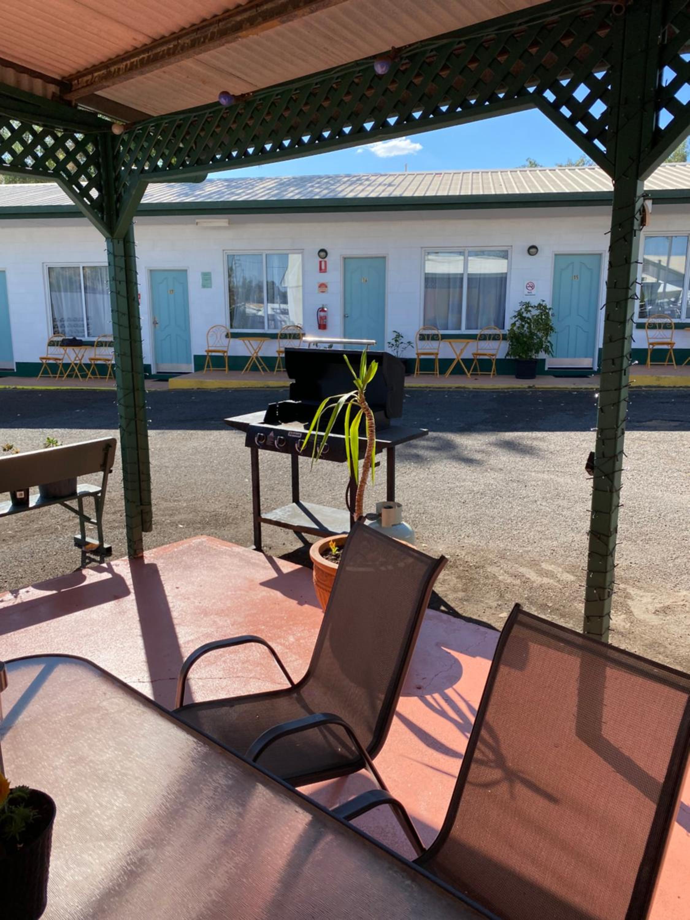 Central Point Motel