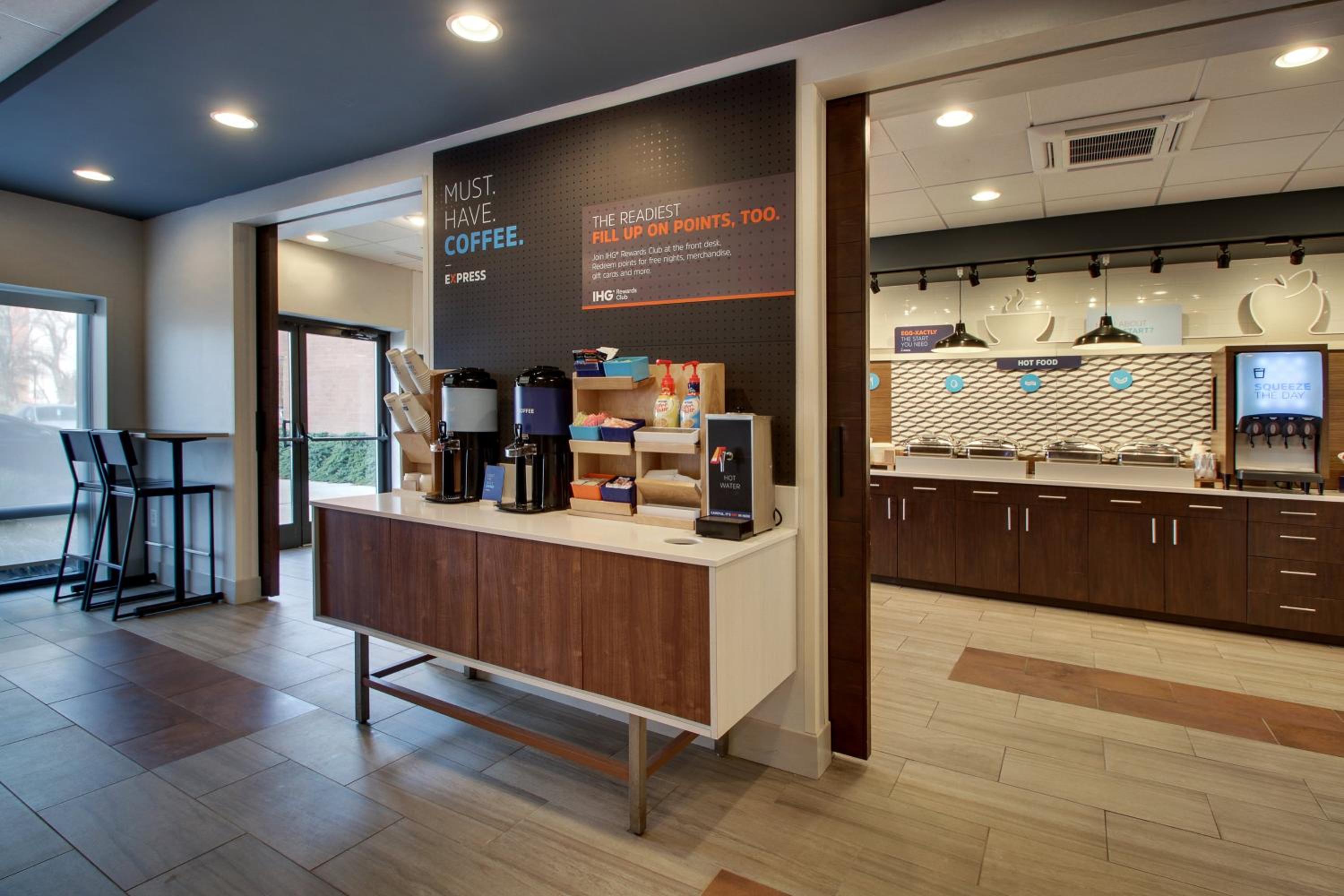 Hanover Vacations - Holiday Inn Express Baltimore BWI Airport West, an IHG Hotel - Property Image 8