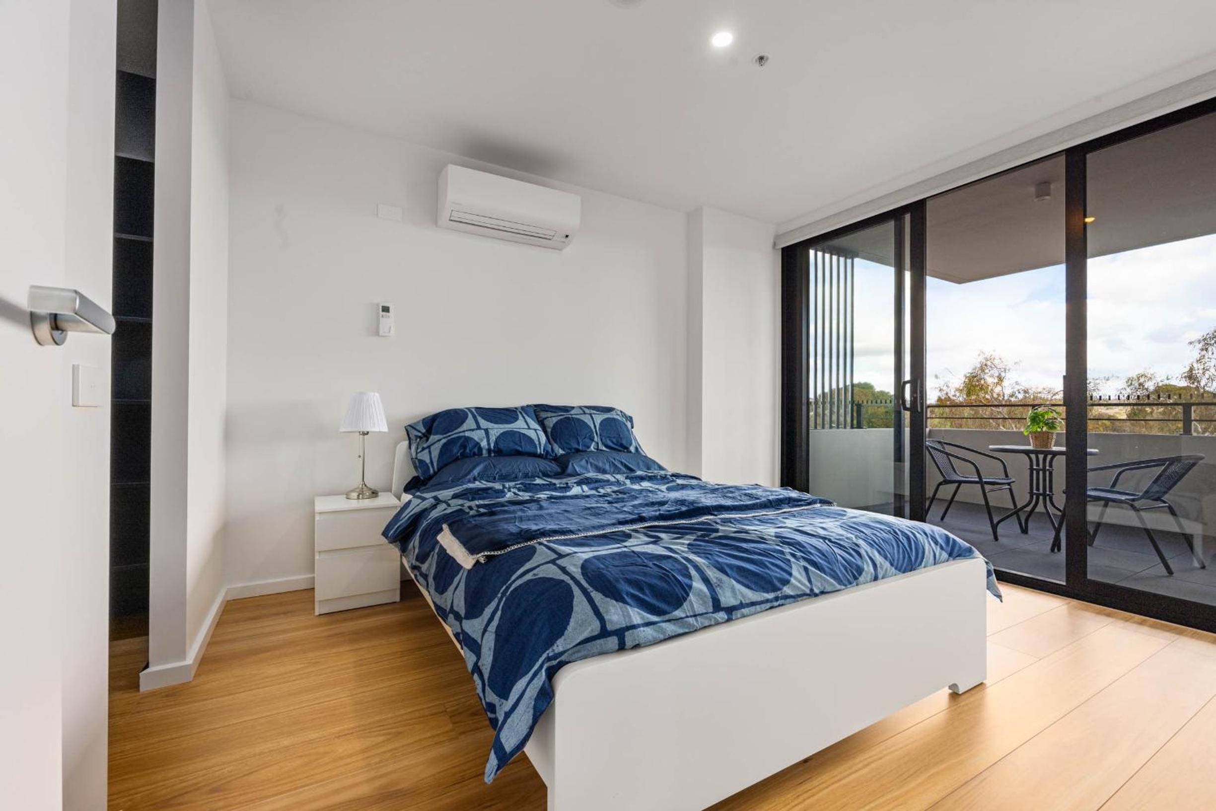 Spacious & Open 2 bd 2bth Unit in Canberra City