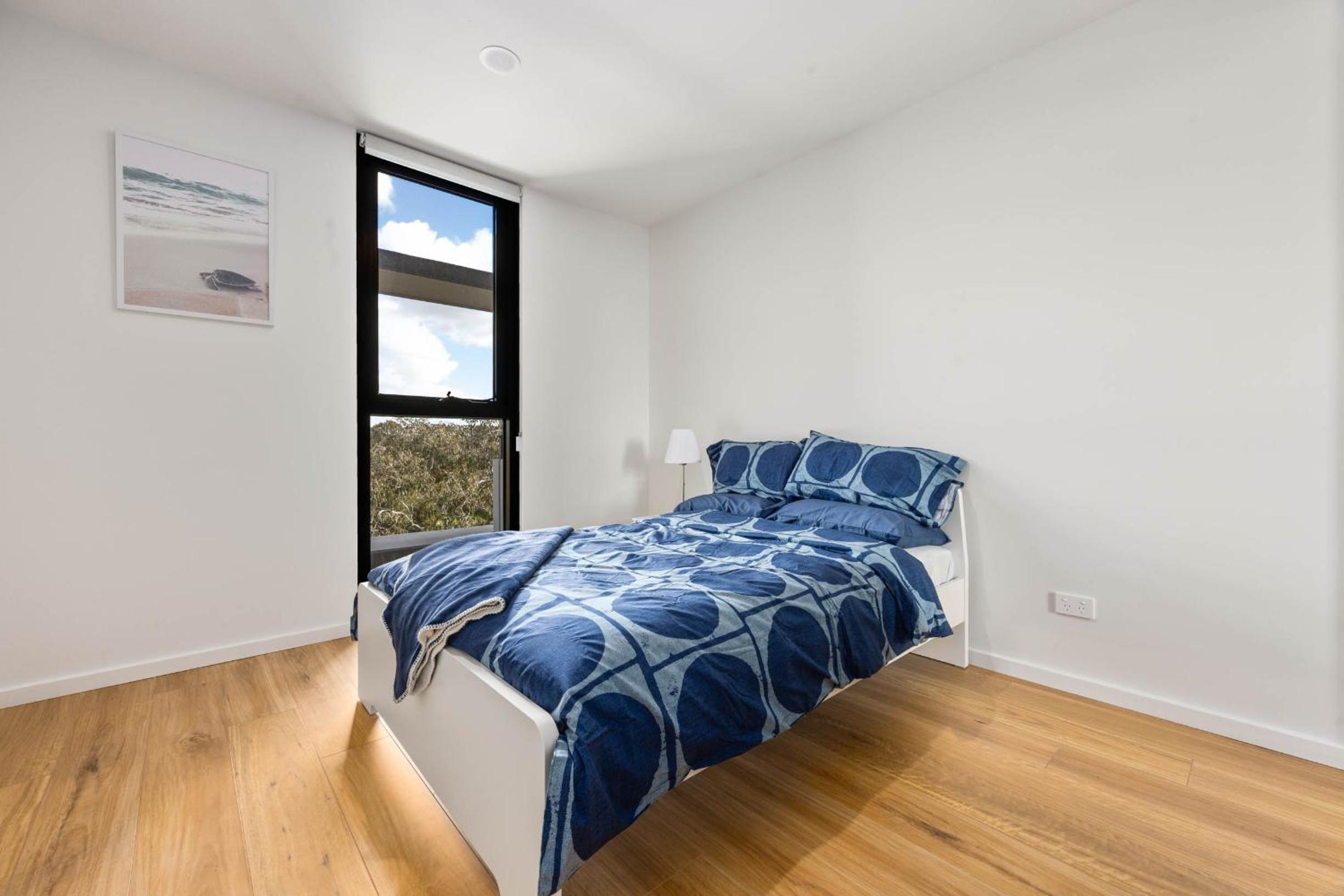 Spacious & Open 2 bd 2bth Unit in Canberra City