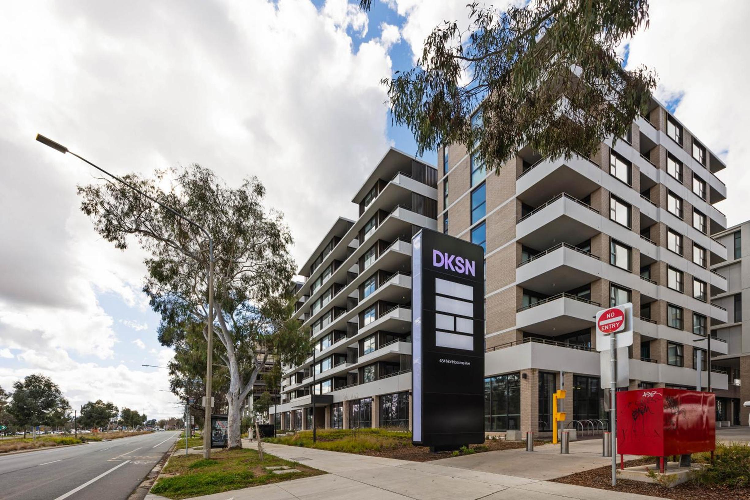Spacious & Open 2 bd 2bth Unit in Canberra City