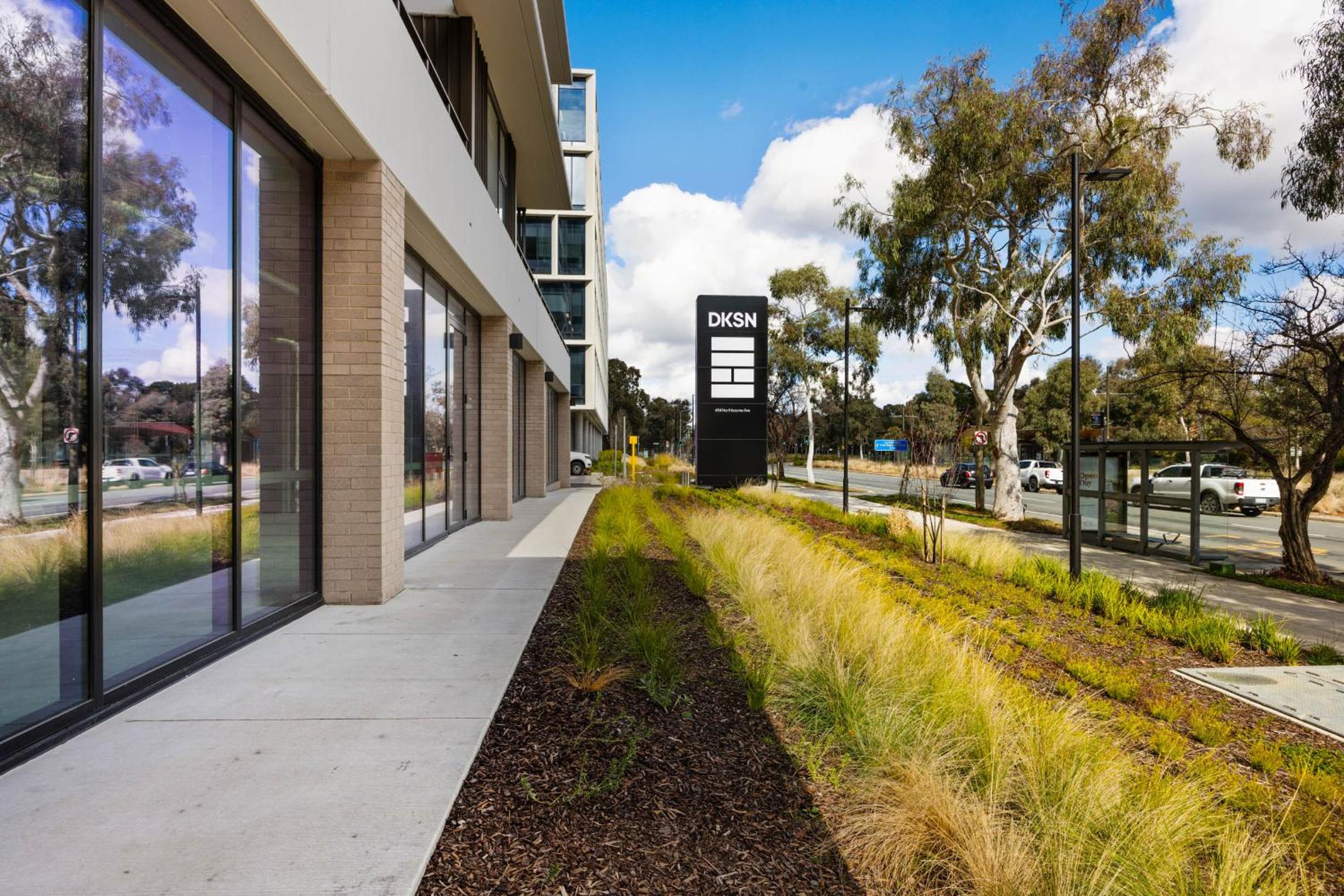 Spacious & Open 2 bd 2bth Unit in Canberra City