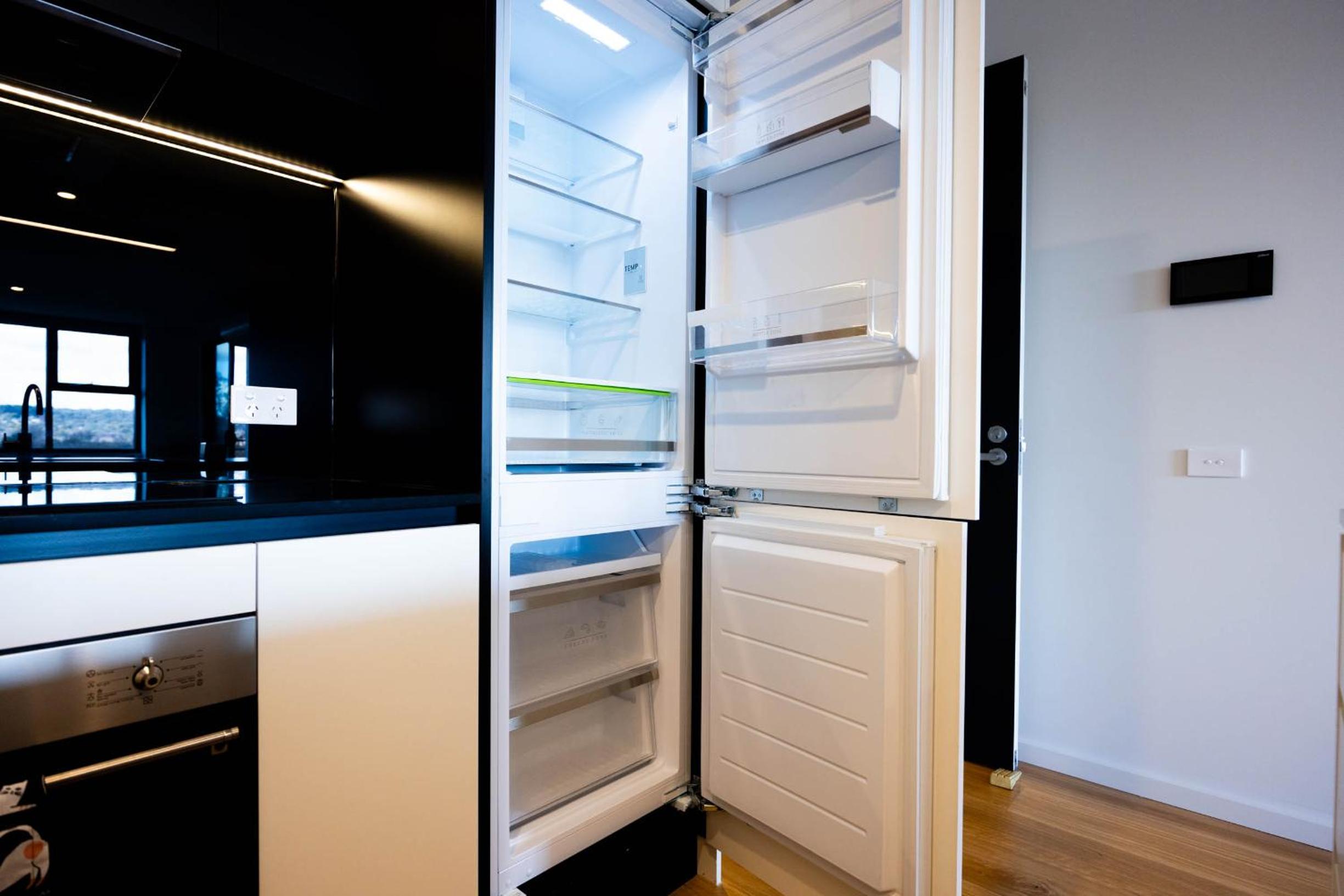 Spacious & Open 2 bd 2bth Unit in Canberra City