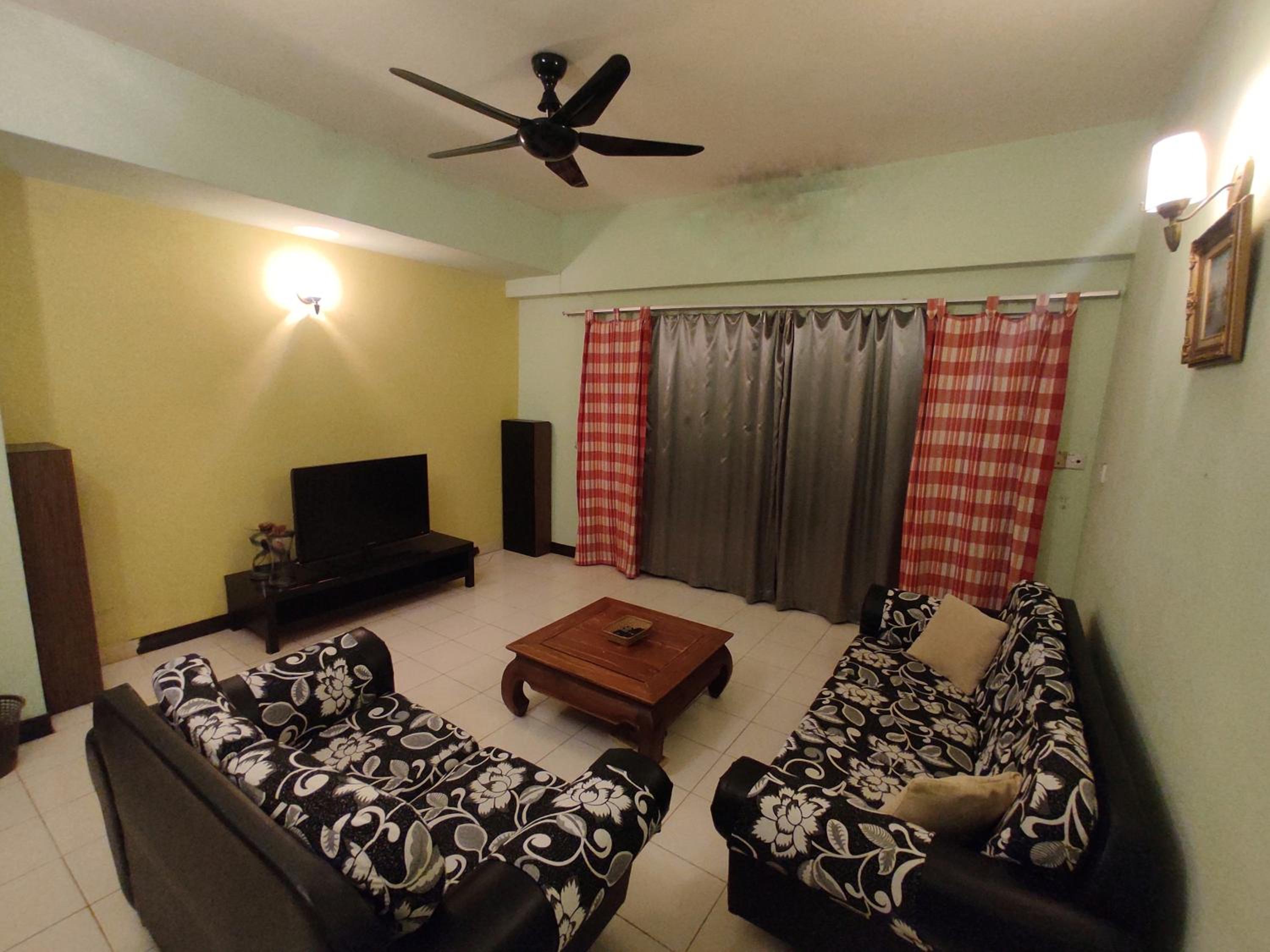 Acuk Stay - Seri Maya Condo Homestay