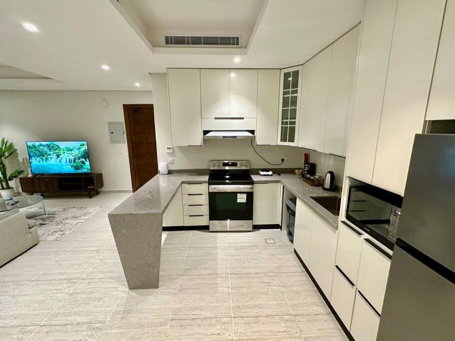 AlYasmin, S&M Luxury Apartment