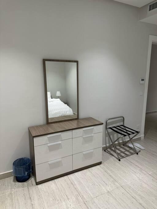 AlYasmin, S&M Luxury Apartment
