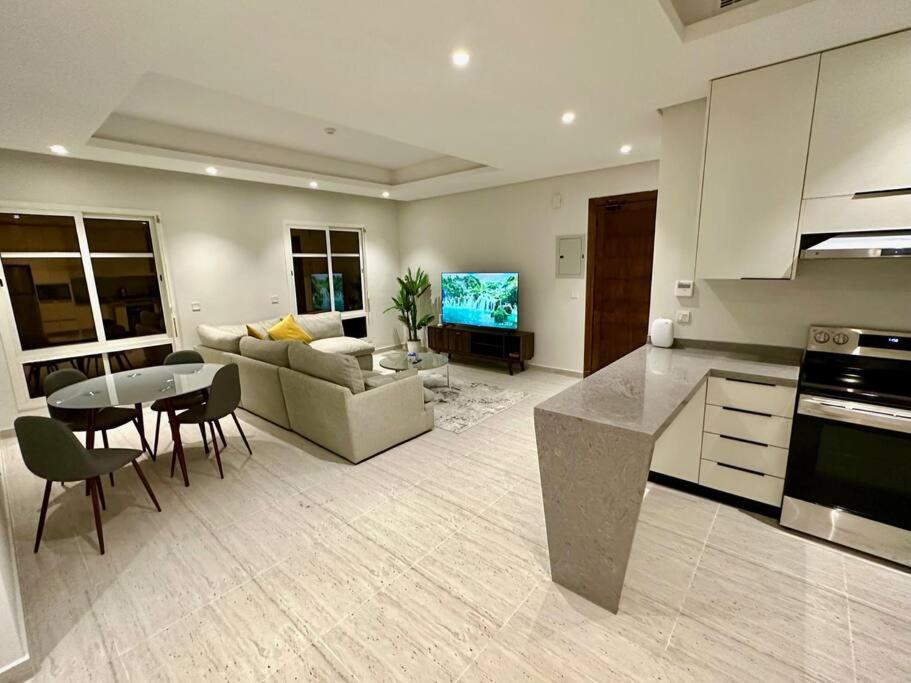 AlYasmin, S&M Luxury Apartment
