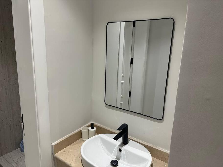 AlYasmin, S&M Luxury Apartment