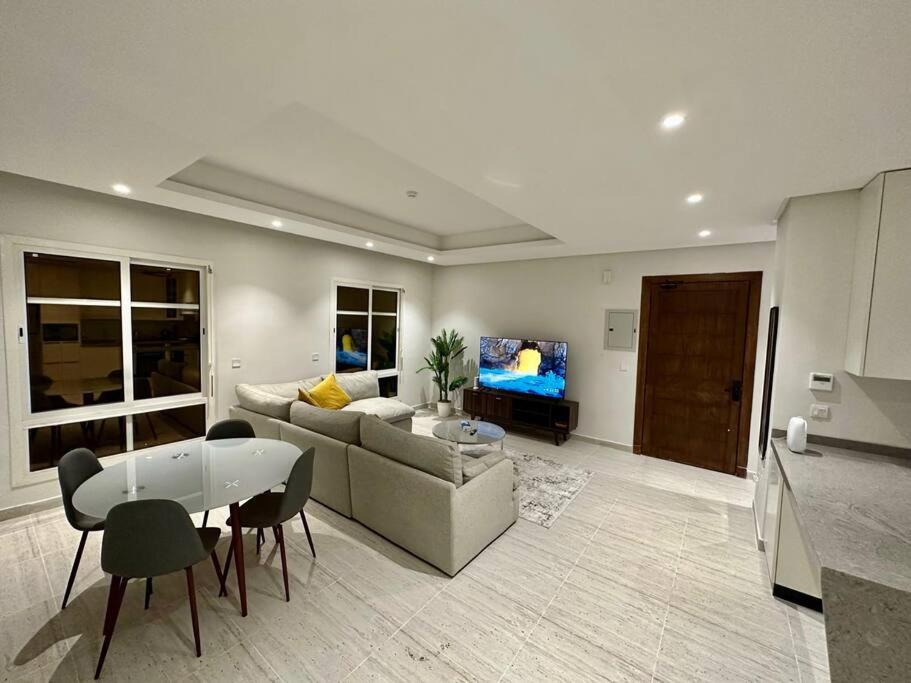 AlYasmin, S&M Luxury Apartment