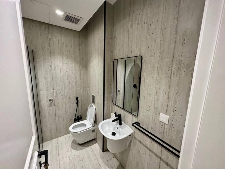 AlYasmin, S&M Luxury Apartment