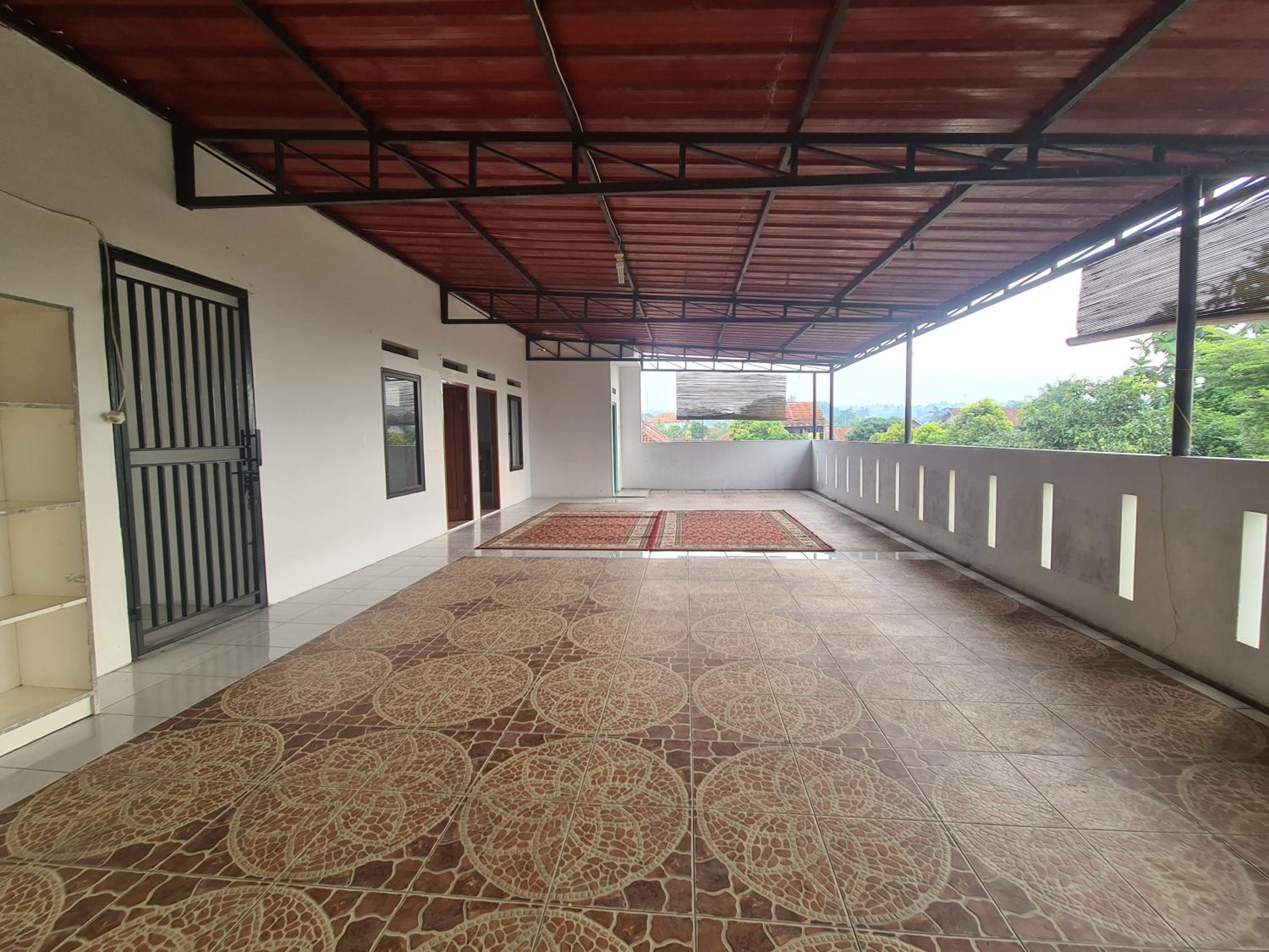 Kampung Istal Villa Pamijahan